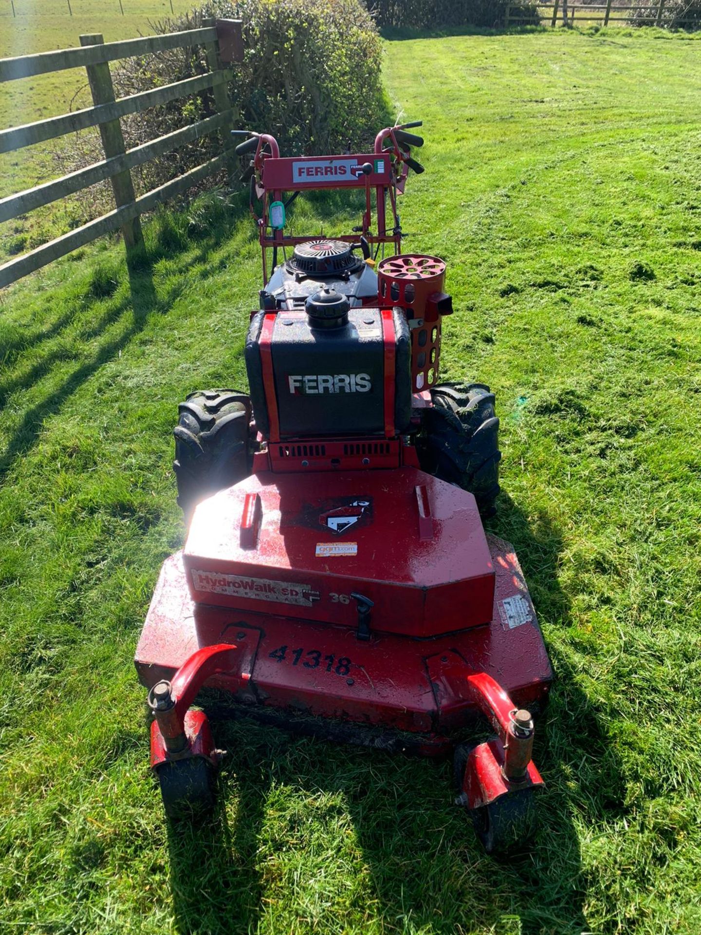 FERRIS HYDROWALK SD COMMERCIAL 36" CUT WALK BEHIND MOWER, YEAR 2005, RUNS, WORKS AND CUTS *PLUS VAT* - Image 9 of 11