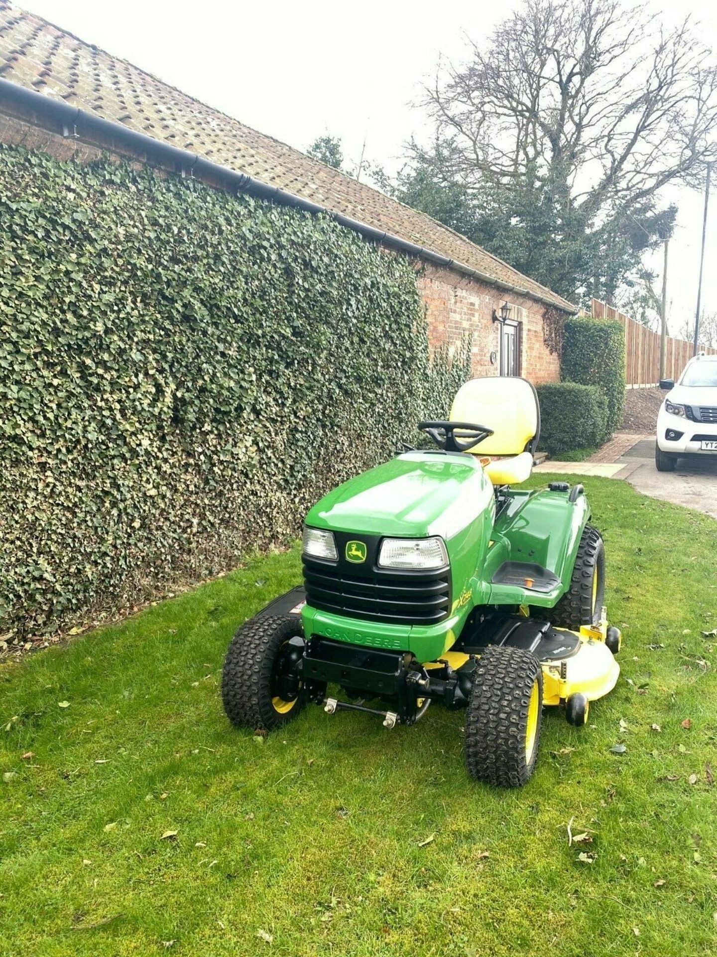 JOHN DEERE X748, 4 WHEEL DRIVE, HYDROSTATIC DRIVE, ONLY 699 HOURS, IMMACULATE CONDITION *PLUS VAT* - Image 7 of 8