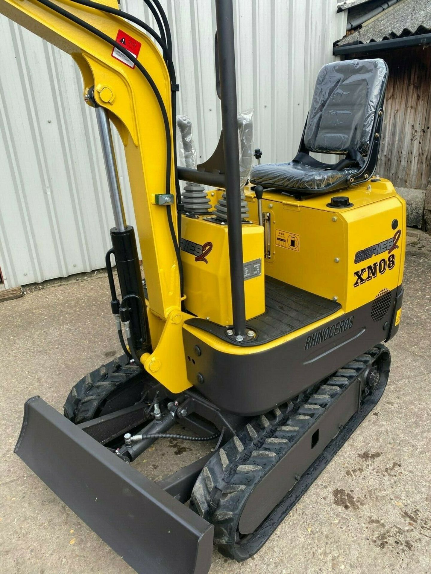 MINI EXCAVATOR RHINOCEROS XN08 BRAND NEW, YEAR 2020, LATEST MODEL SERIES 2, 3 BUCKETS, CE MARKED - Image 3 of 9