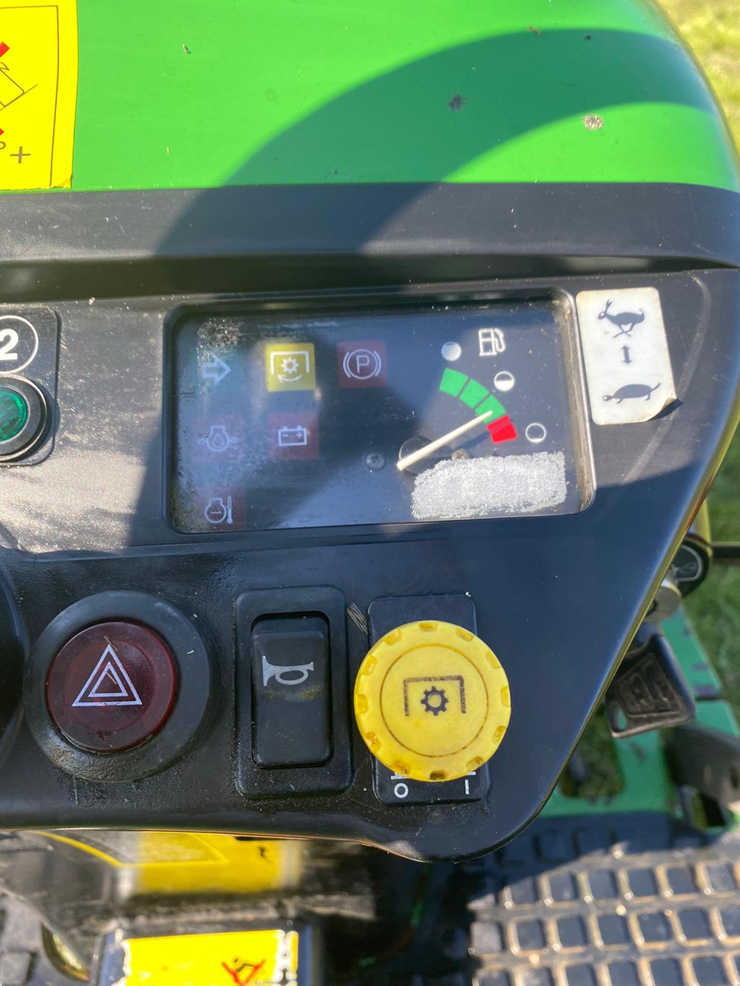54 REG JOHN DEERE 4115 HYDROSTATIC COMPACT TRACTOR, RUNS, WORKS, DOES WHAT IT SHOULD *PLUS VAT* - Image 7 of 9