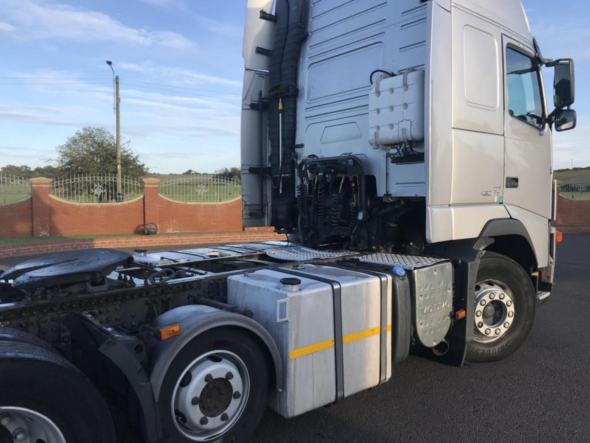 2008 VOLVO FH 480 6X2 MID LIFT TRACTOR UNIT GLOBETROTTER XL I SHIFT GEARBOX AIR CON UNIT - Image 4 of 14