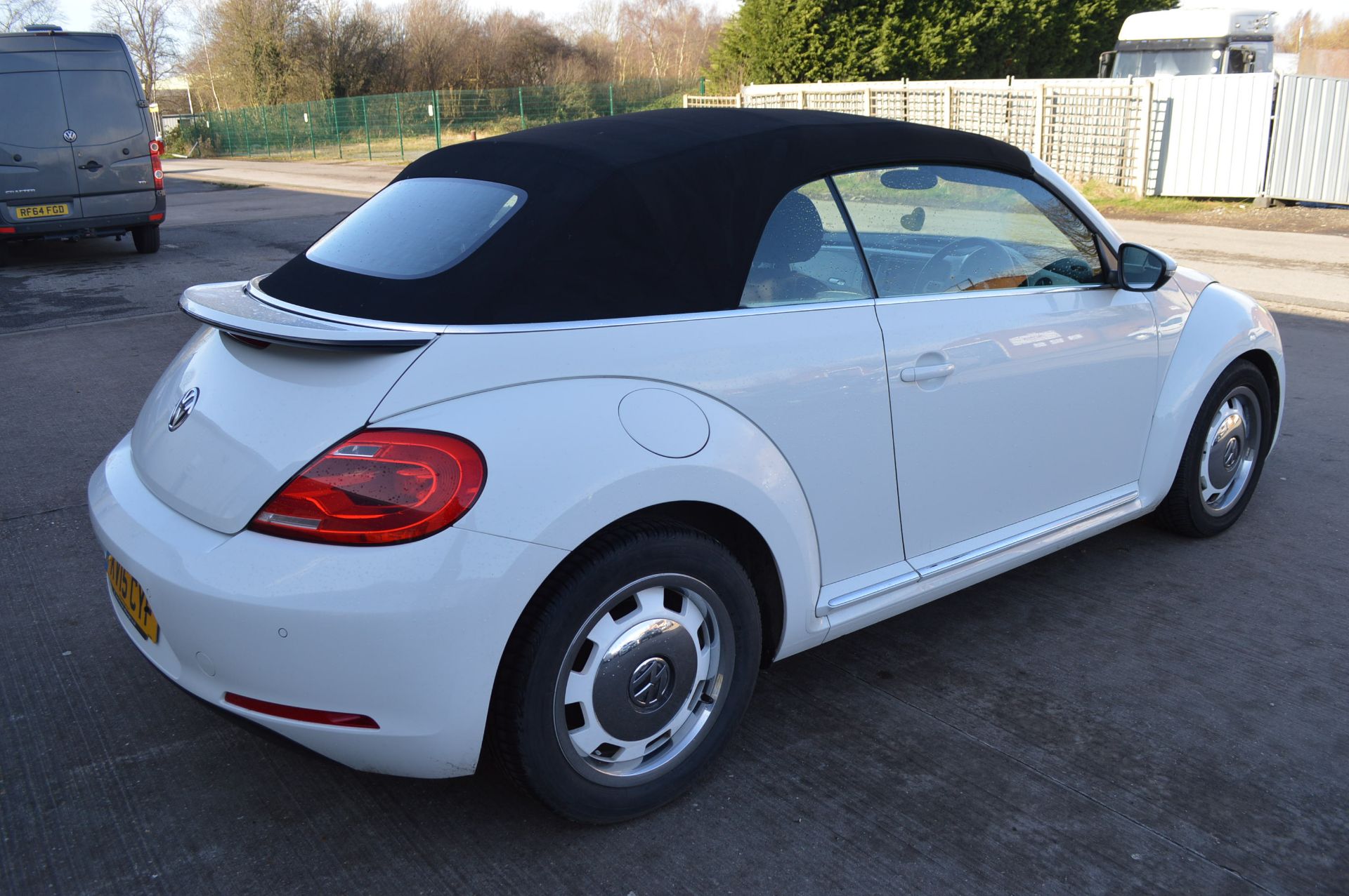 2015/15 REG VOLKSWAGEN BEETLE DESIGN TDI BLUEMOTION 2.0 DIESEL WHITE CONVERTIBLE *NO VAT* - Image 7 of 24