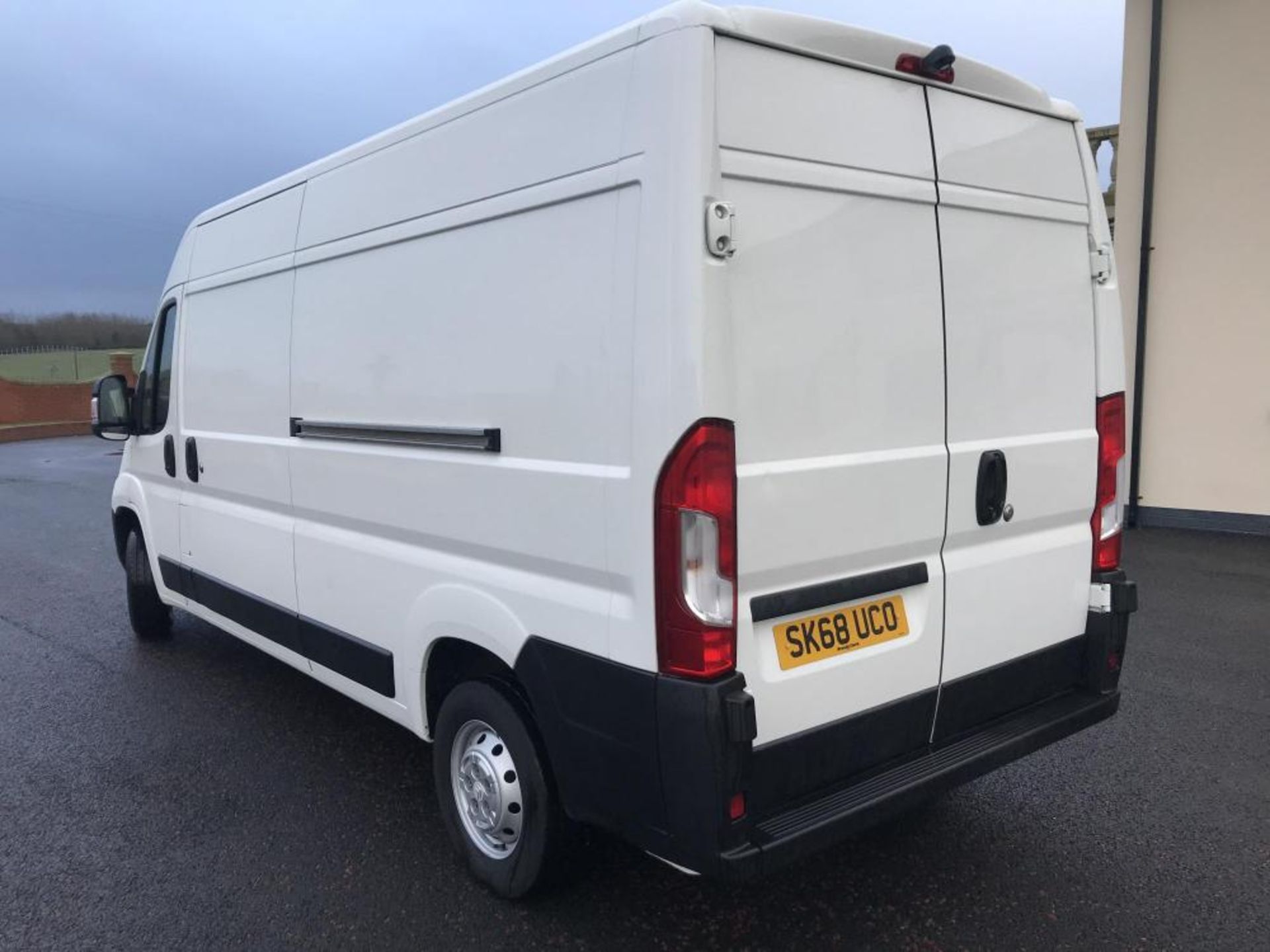 2018/68 REG CITROEN RELAY 35 L3H2 BLUE HDI 2.0 DIESEL WHITE PANEL VAN, SHOWING 1 FORMER KEEPER - Image 3 of 13