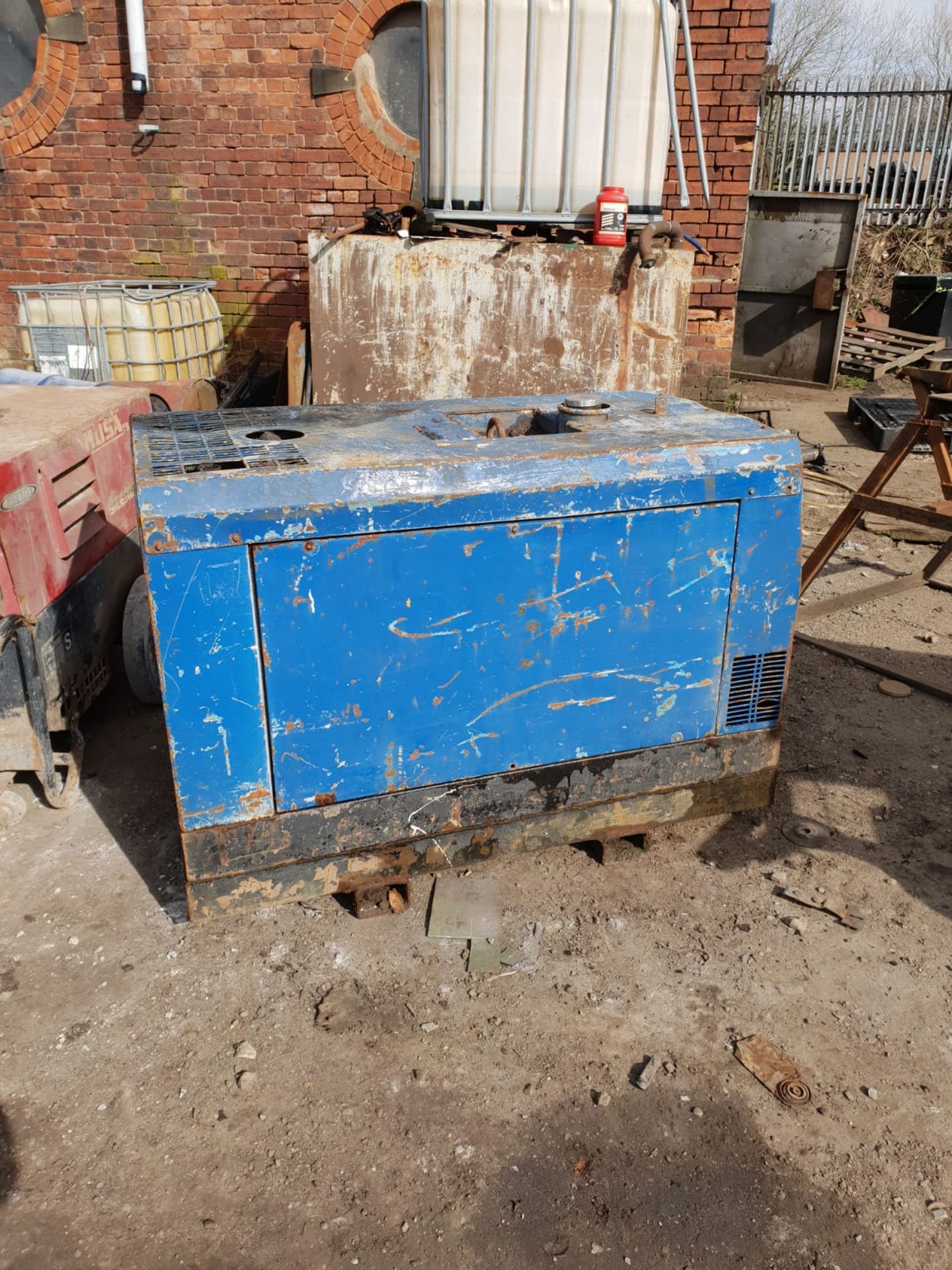 3-CYLINDER DIESEL GENERATOR WELDER 110V SOCKETS, 300 AMP WELDER FULL WORKING ORDER *PLUS VAT* - Image 6 of 6