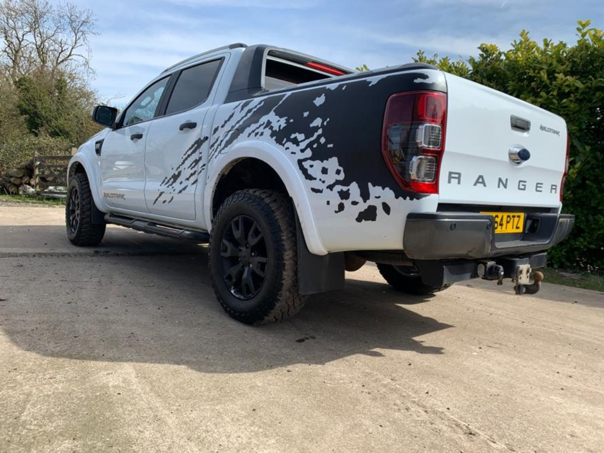 2015/64 REG FORD RANGER WILDTRAK 4X4 WHITE PICK-UP TDCI 3.2L AUTOMATIC, SHOWING 1 FORMER KEEPER - Image 8 of 13