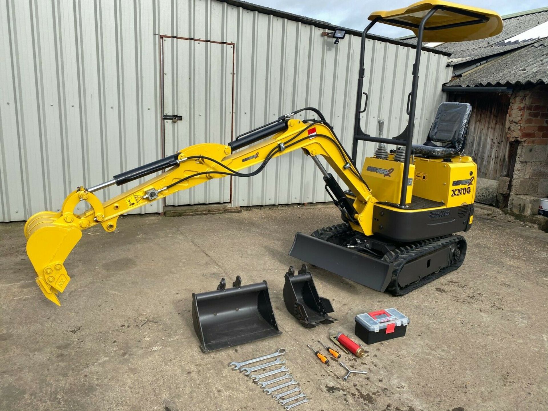 MINI EXCAVATOR RHINOCEROS XN08 BRAND NEW, YEAR 2020, LATEST MODEL SERIES 2, 3 BUCKETS, CE MARKED - Image 2 of 9