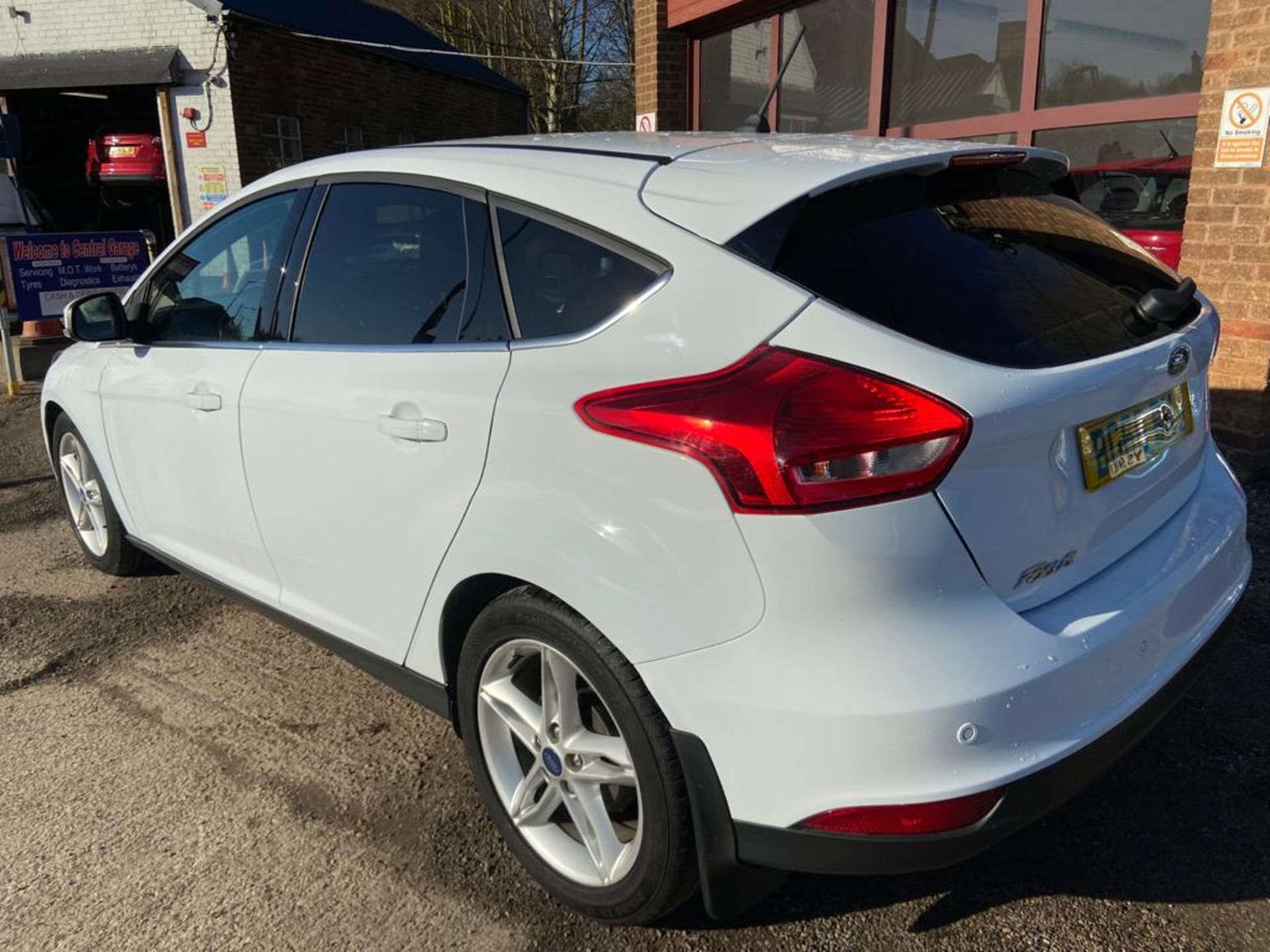 2018/68 REG FORD FOCUS TITANIUM TDCI 1.5 DIESEL 5 DR HATCHBACK, SHOWING 2 FORMER KEEPERS *NO VAT* - Image 4 of 9