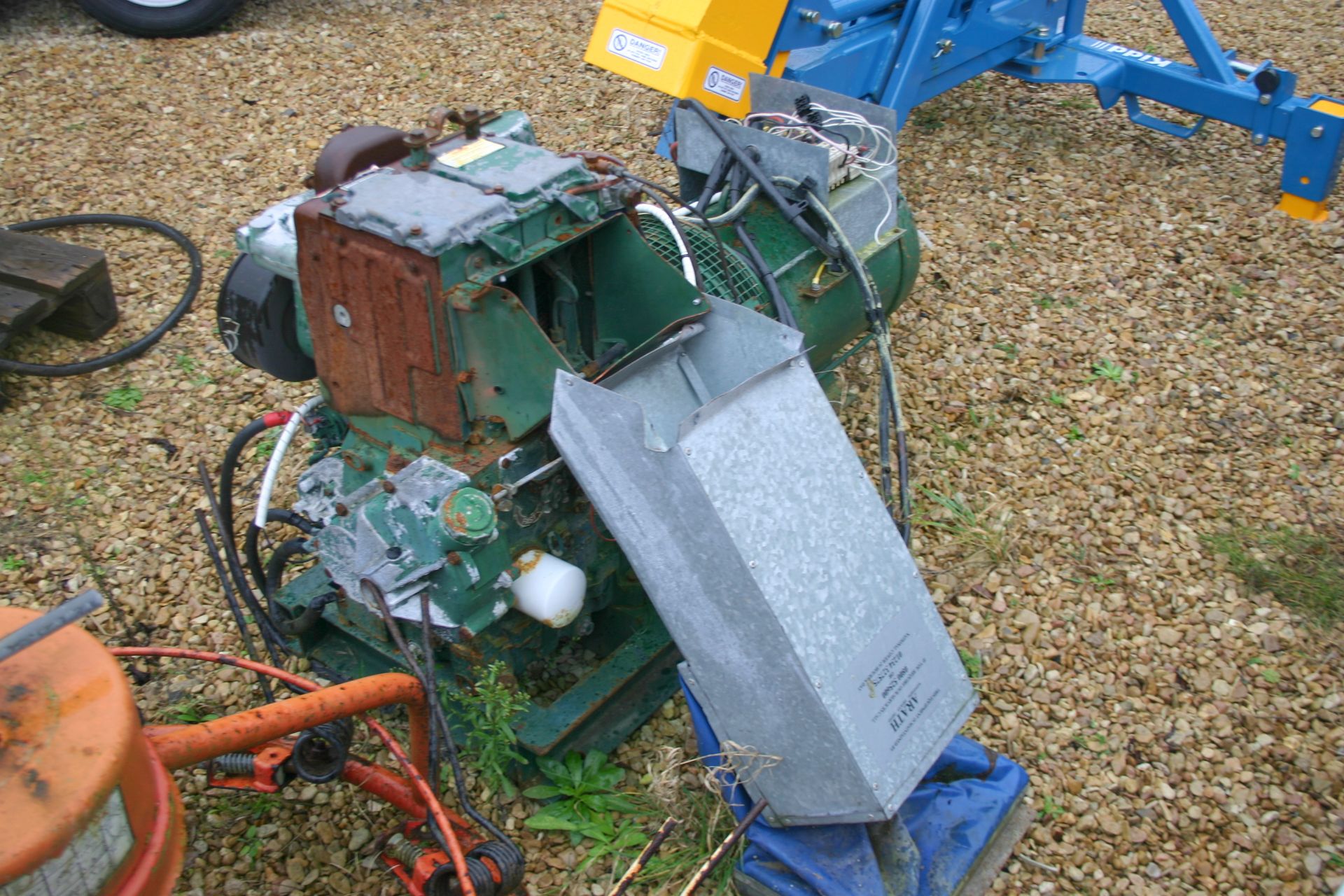 LEROY SOMER LISTER GENERATOR, 9.2 KVA 240 VOLT, FITTED WITH LISTER 2 CYLINDER ENGINE, ELECTRIC START - Image 6 of 6
