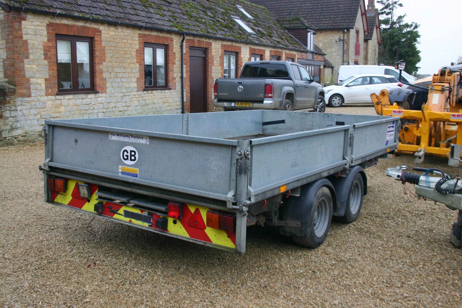 IFOR WILLIAMS 126G TWIN AXLE TRAILER, YEAR 2015, C/W REAR RAMPS, SIDES & SPARE WHEEL *PLUS VAT* - Image 5 of 9