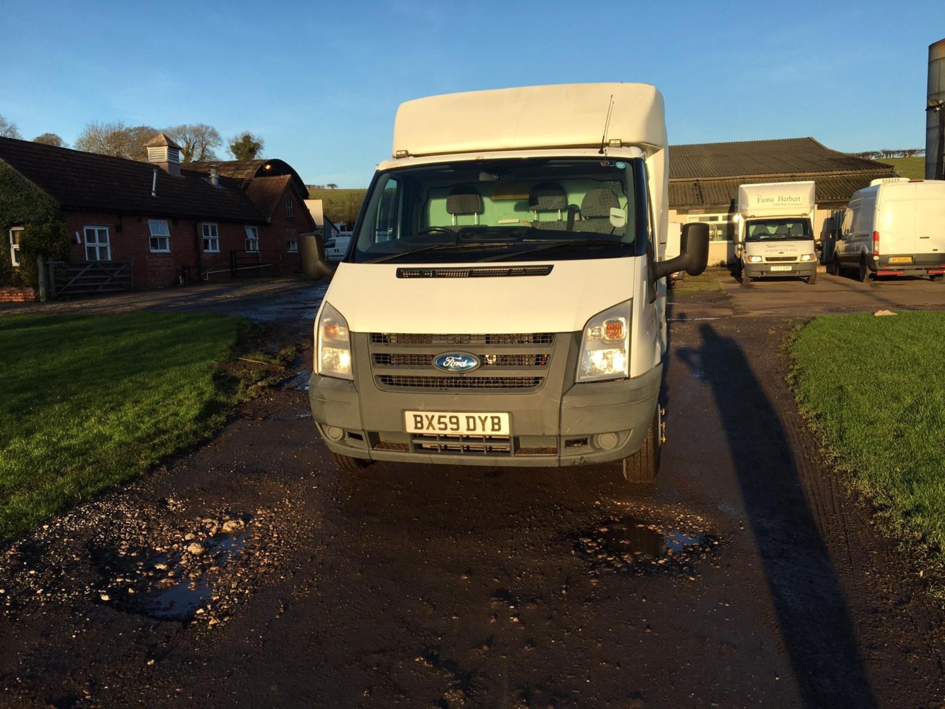 2009/59 REG FORD TRANSIT 100 T350M RWD 2.4 DIESEL COMPRESSOR & ELECTRICS, SHOWING 0 FORMER KEEPERS - Image 2 of 11