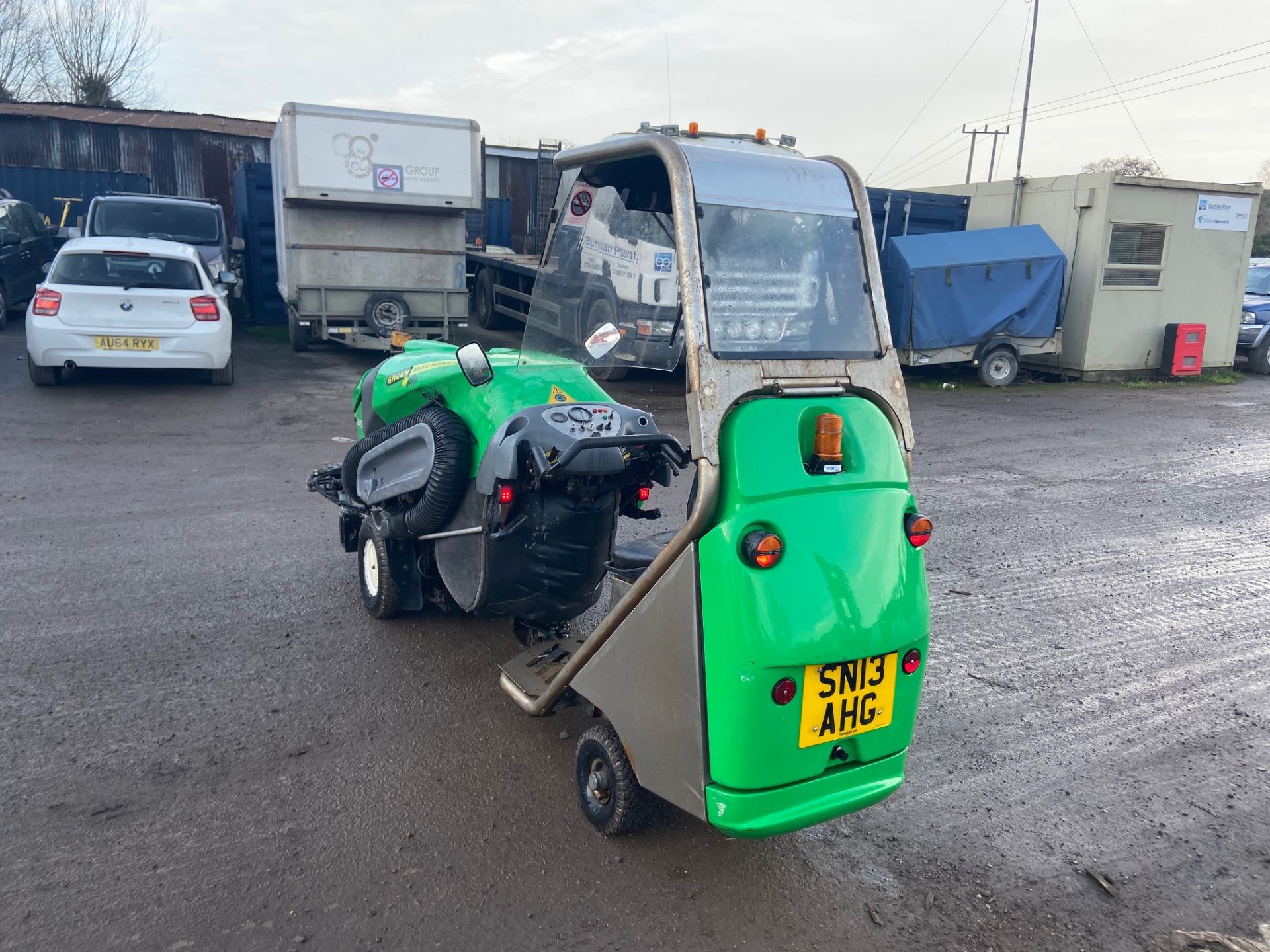 2013/13 REG TENNANT 424HD GREEN MACHINE SWEEPER, KUBOTA ENGINE, ALL EXTRAS FROM FACTORY, 644 HOURS - Bild 2 aus 5