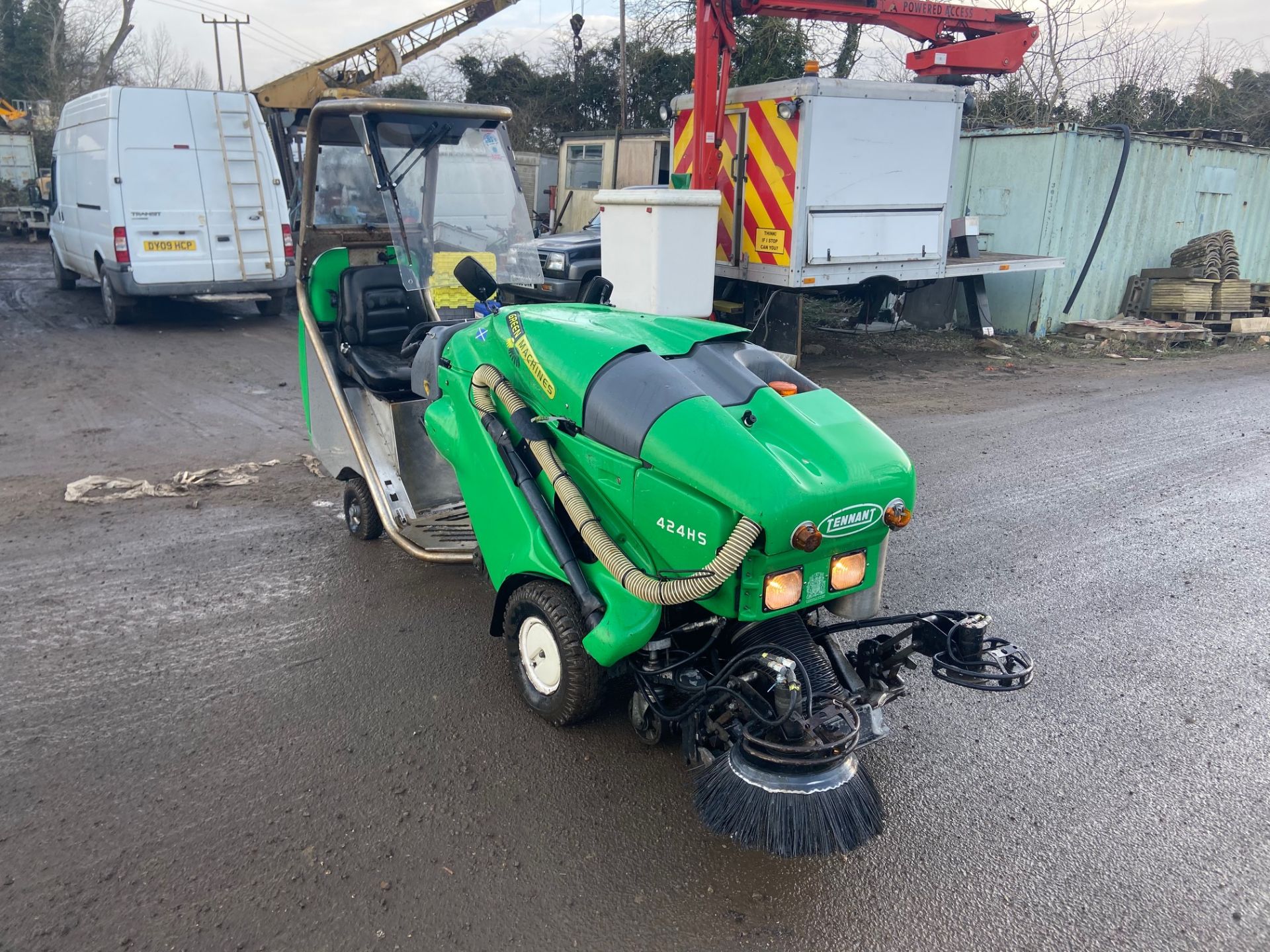 2013/13 REG TENNANT 424HD GREEN MACHINE SWEEPER, KUBOTA ENGINE, ALL EXTRAS FROM FACTORY, 644 HOURS - Bild 4 aus 5