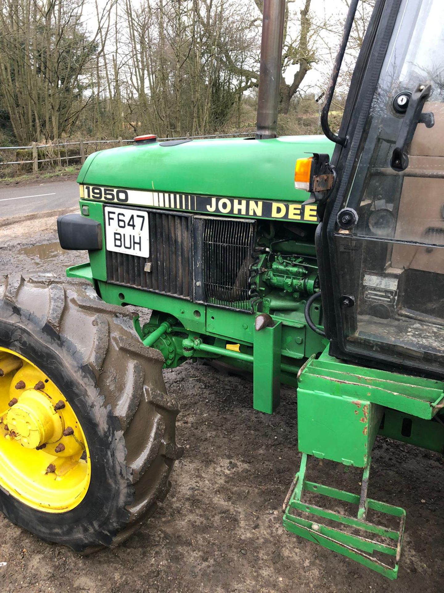 JOHN DEERE 1950 TRACTOR, 4 WHEEL DRIVE, FULL GLASS CAB, RUNS, WORKS, DOES EVERYTHING IT SHOULD - Image 4 of 6