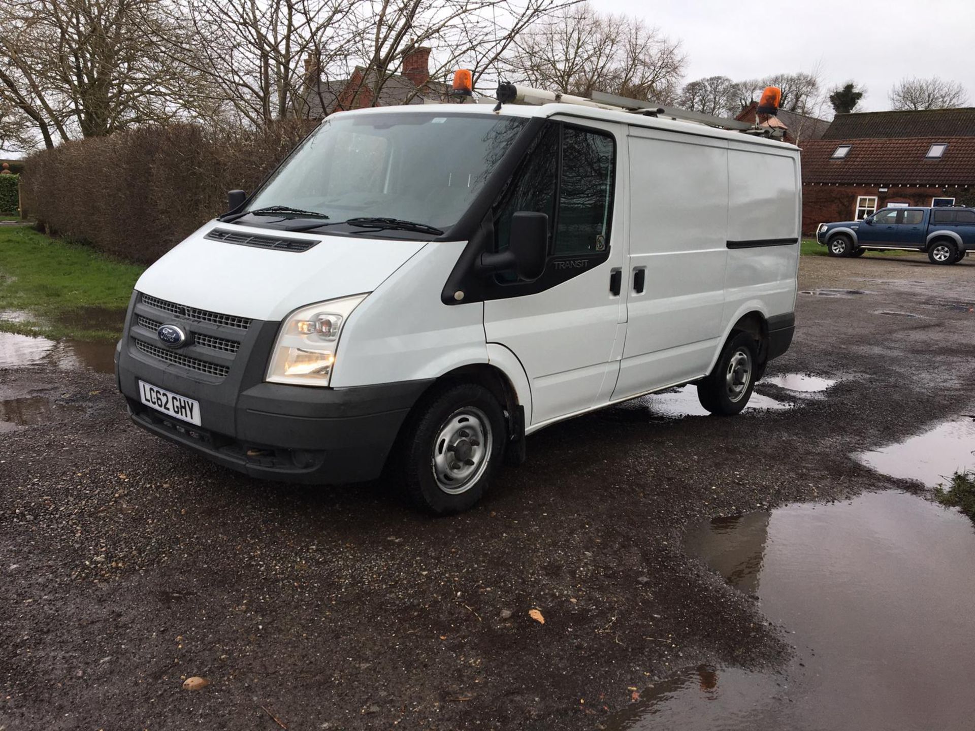 2012/62 REG FORD TRANSIT 100 T300 FWD 2.2 DIESEL PANEL VAN, SHOWING 0 FORMER KEEPERS *PLUS VAT* - Image 3 of 13