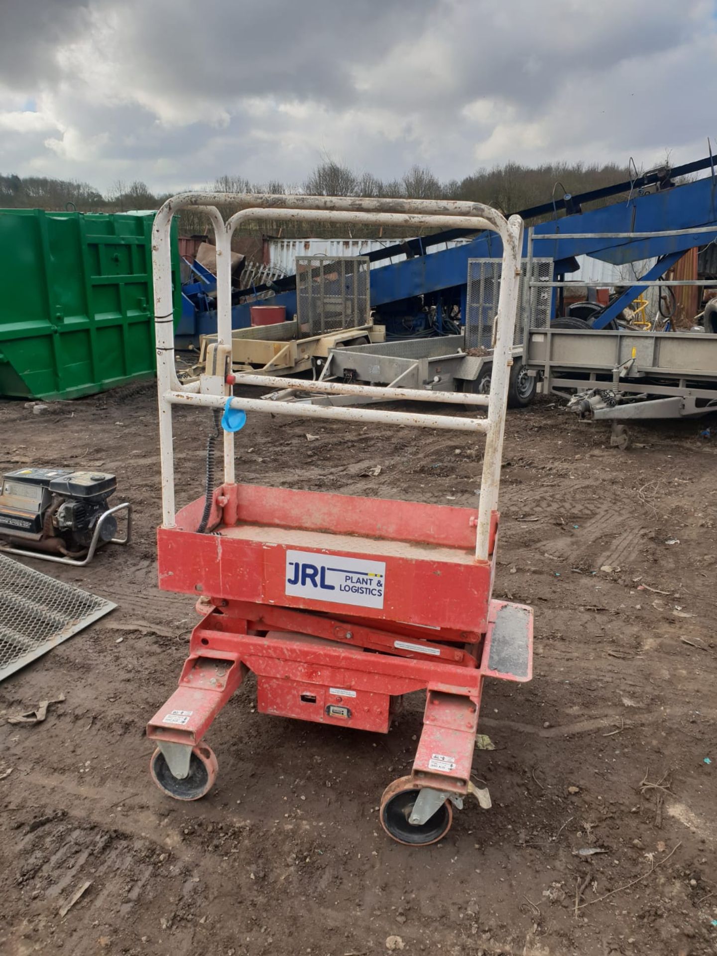 POP UP PLATFORM SCISSOR LIFT WORKING ORDER, 1 OF 2 AVAILABLE *NO VAT* - Image 4 of 5