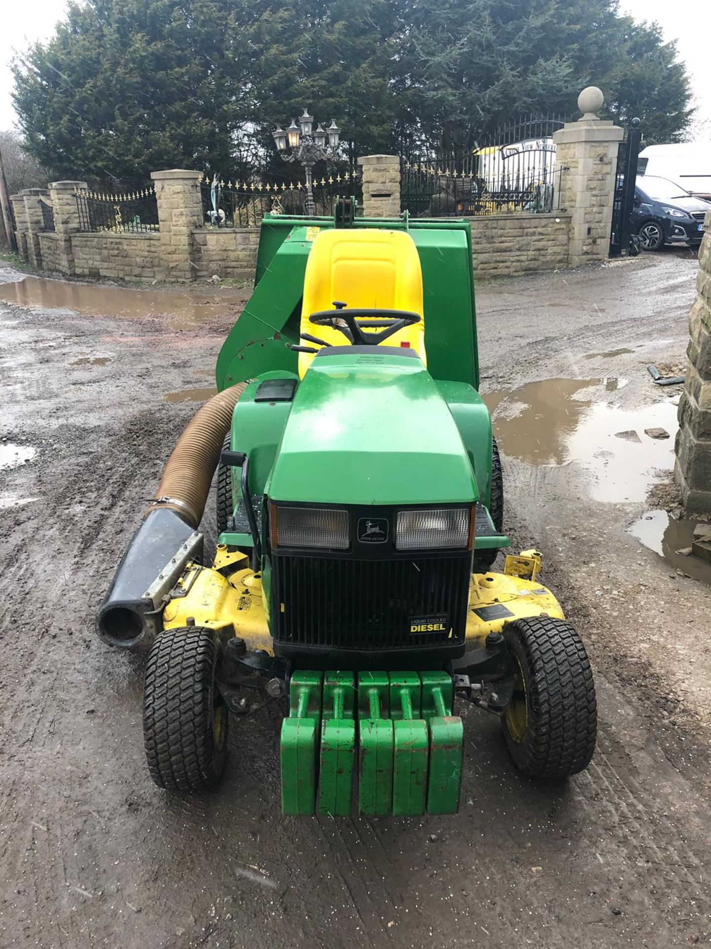 JOHN DEERE 415 RIDE ON LAWN MOWER, RUNS & WORKS, CUTS AND COLLECTS WELL *NO VAT* - Bild 2 aus 8