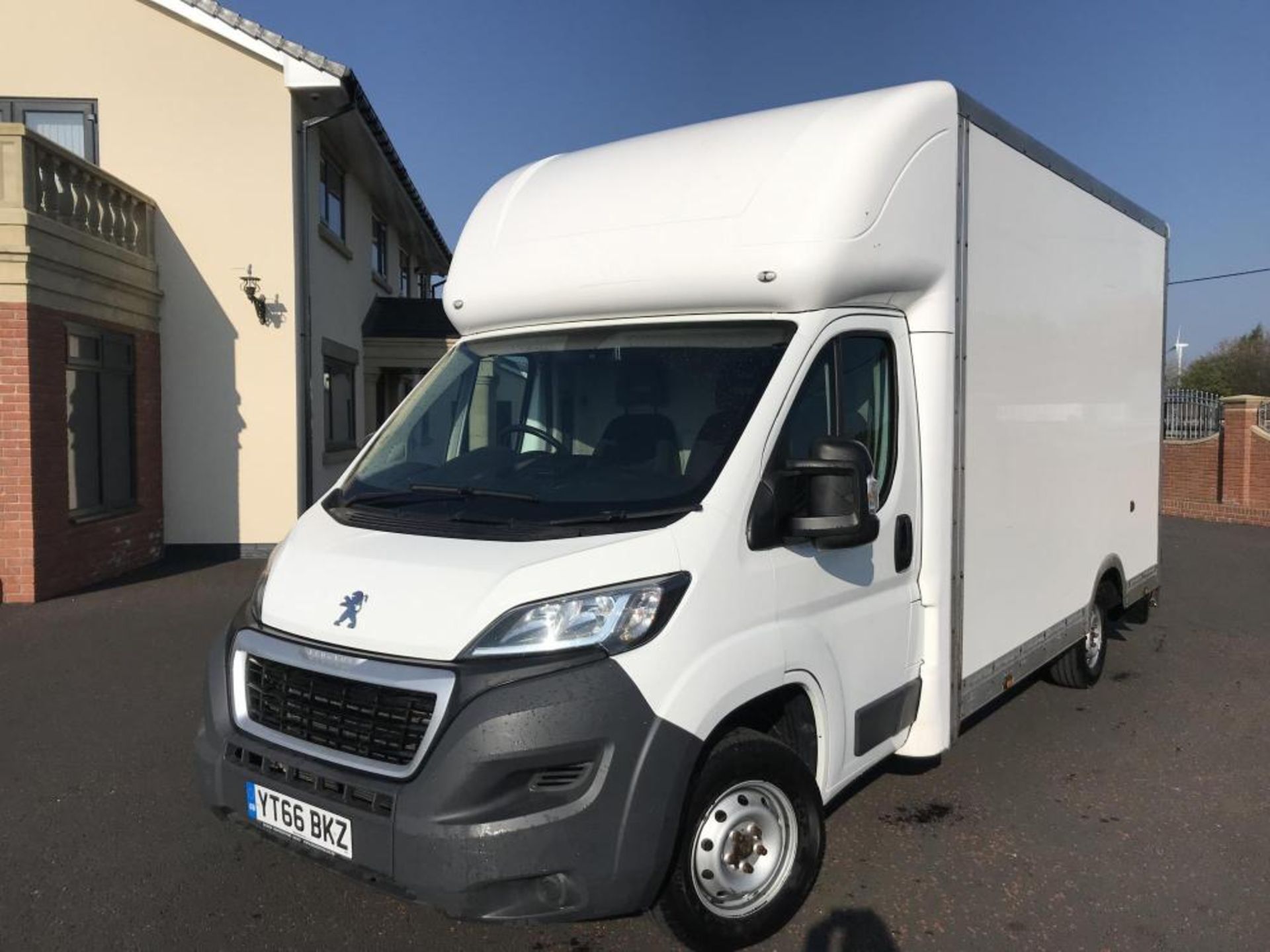 2016/66 REG PEUGEOT BOXER 335 PRO L3H2 LOW FLOOR MAXI MOVER LUTON VAN WITH AIR CON *PLUS VAT* - Image 2 of 15