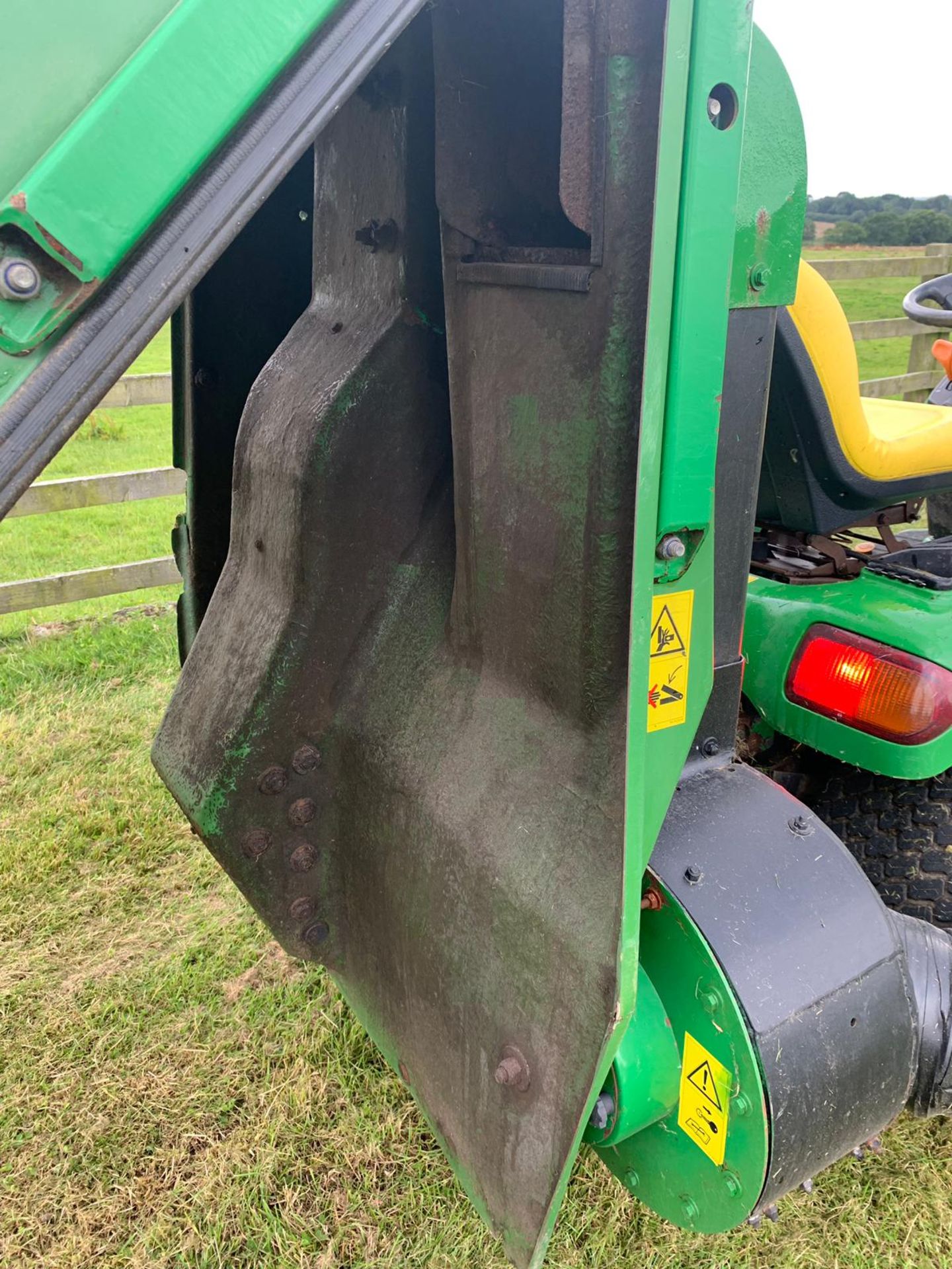 JOHN DEERE X595 4WD RIDE ON DIESEL LAWNMOWER 48" DECK, RUNS AND WORKS *PLUS VAT* - Bild 15 aus 18