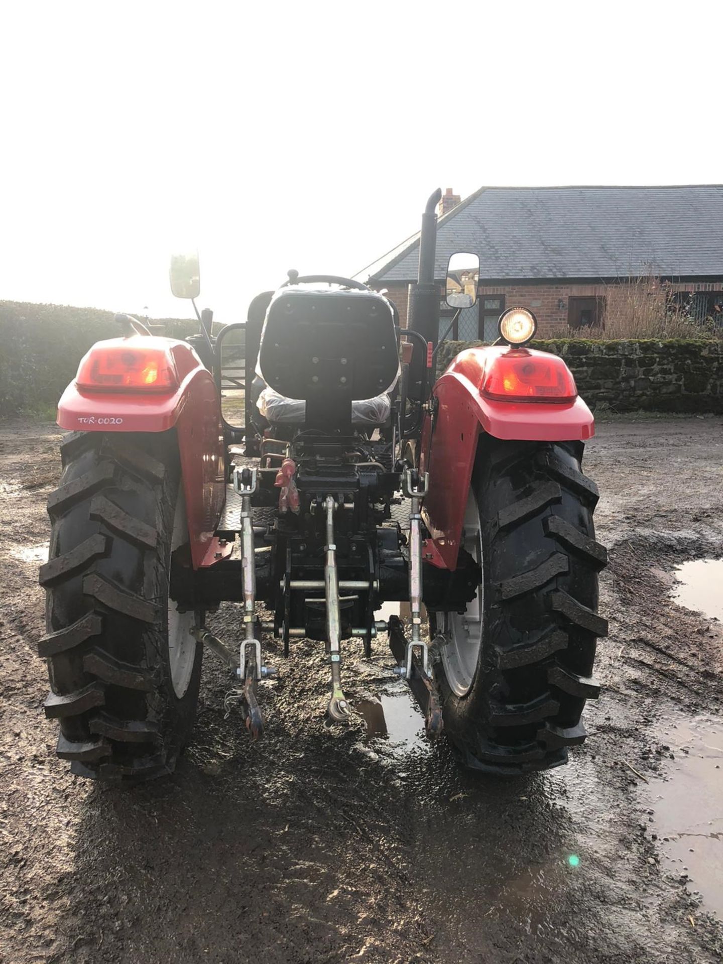 NEW / UNUSED ZOOM 604WD TRACTOR, YEAR 2019, RUNS, WORKS AND DRIVES, 3 POINT LINKAGE, REAR PTO - Image 4 of 9