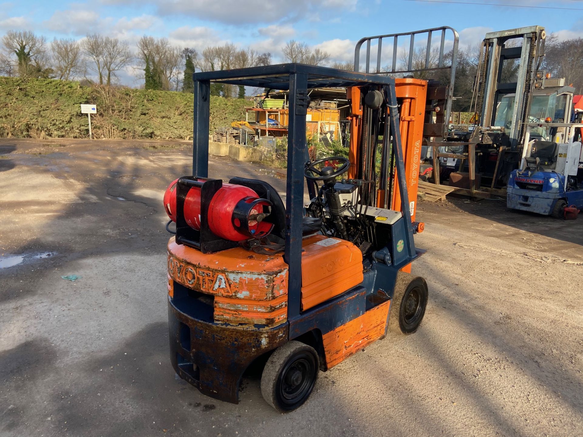 TOYOTA 1.5 TON GAS FORKLIFT, ALL OPERATIONAL, SIDE SHIFT, TIDY LITTLE TRUCK, GAS BOTTLE NOT INCLUDED - Bild 3 aus 5