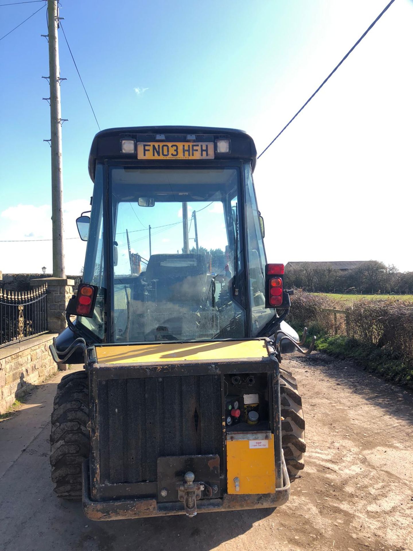 JCB 2CX AIR MASTERS, FULL GLASS CAB, 4 WHEEL DRIVE, 4 IN ONE BUCKET *PLUS VAT* - Image 4 of 7