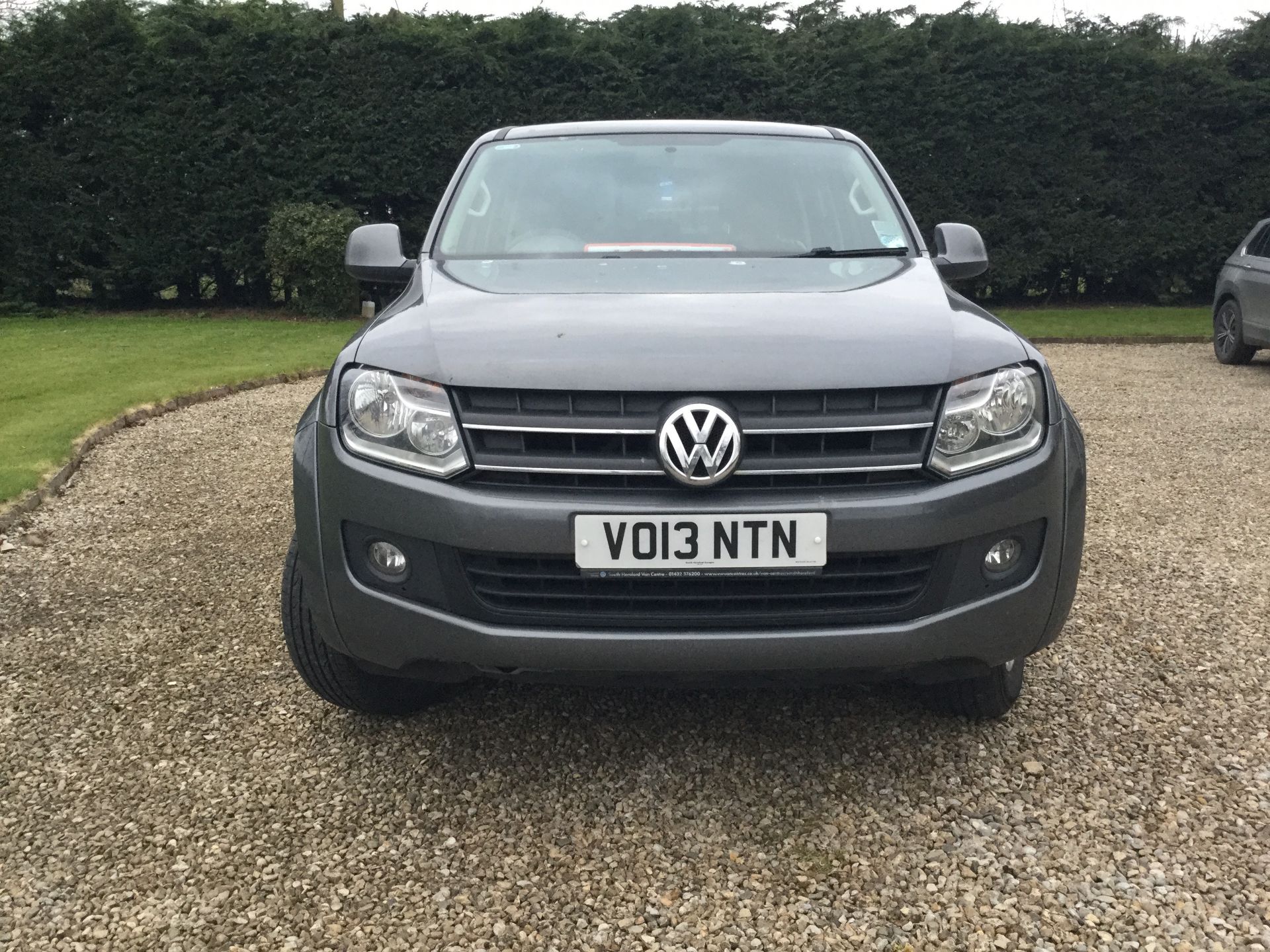 2013/13 REG VOLKSWAGEN AMAROK DOUBLE CAB TDI TRENDLINE 4MOTION 2.0 DIESEL GREY PICK-UP 180BHP - Image 4 of 6