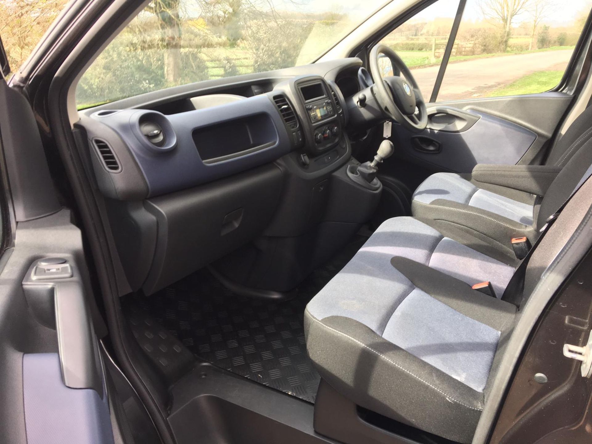 2016/66 REG VAUXHALL VIVARO 2900 CDTI 1.6 DIESEL BLACK PANEL VAN, SHOWING 0 FORMER KEEPERS - Image 5 of 16