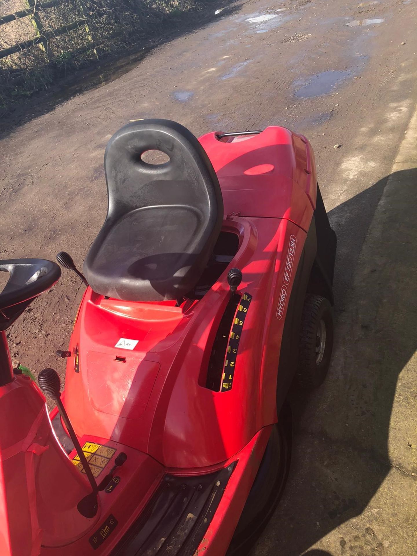 EFCO HYDRO EF72C/12.5H RIDE ON LAWN MOWER, RUNS, WORKS AND CUTS *NO VAT* - Image 4 of 4