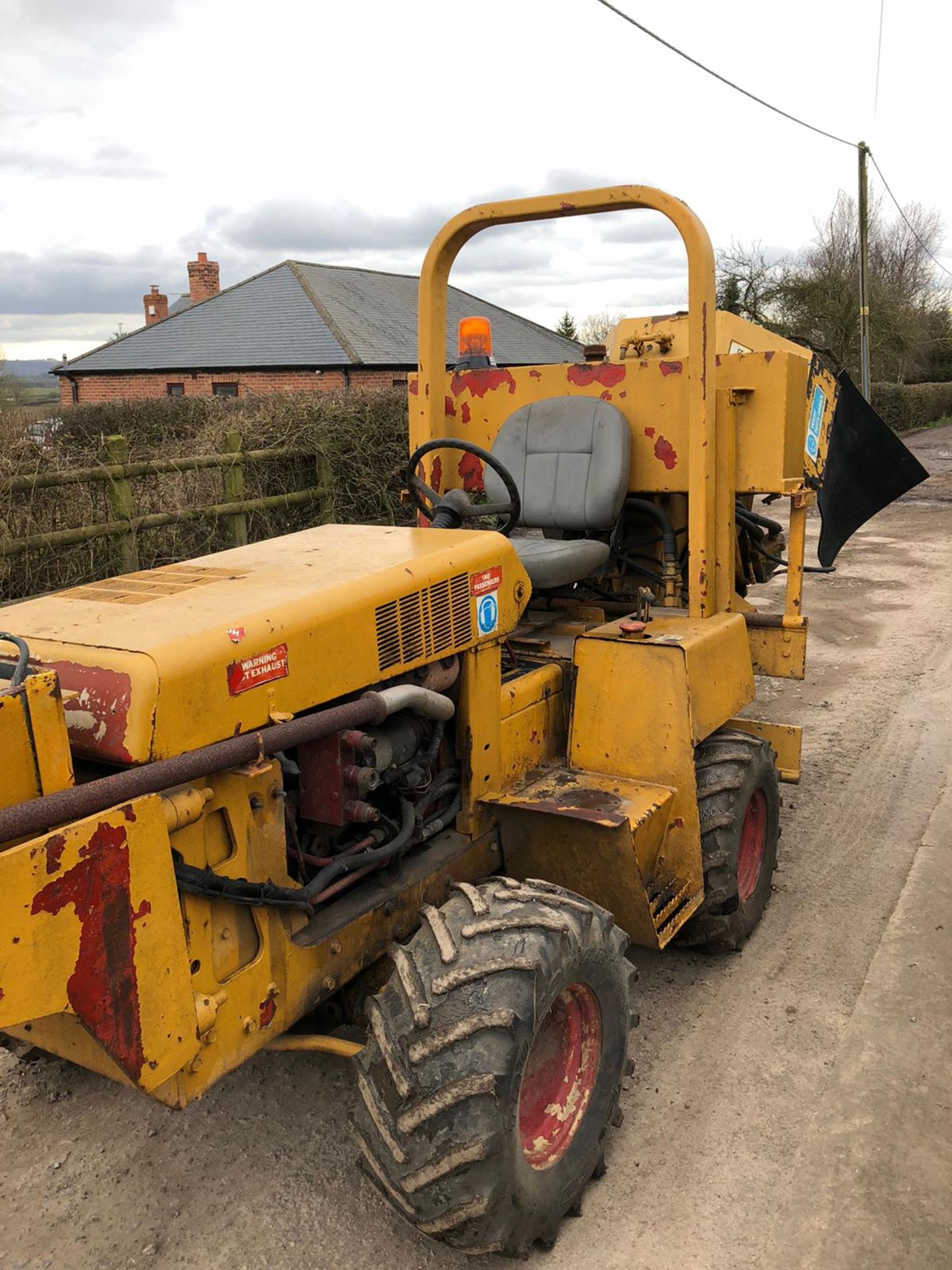 DITCH WITCH 3500 ROCK TRENCHER, 4 WHEEL DRIVE, RUNS, WORKS AND DIGS *PLUS VAT* - Image 2 of 7