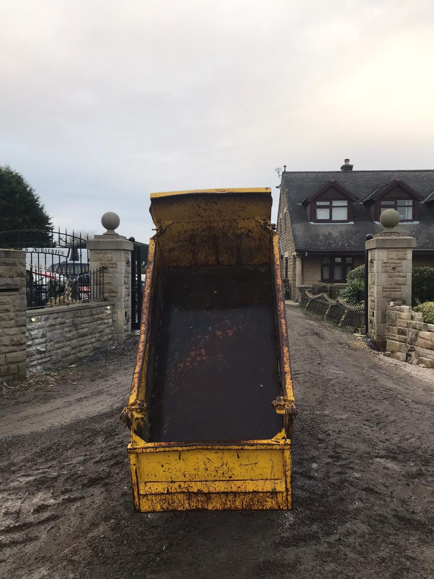 LIFTON / NEUSON TD15 TRACKED 3-WAY TIPPER DUMPER, RUNS, WORKS AND TIPS, SHOWING 829 HOURS *PLUS VAT* - Image 2 of 5