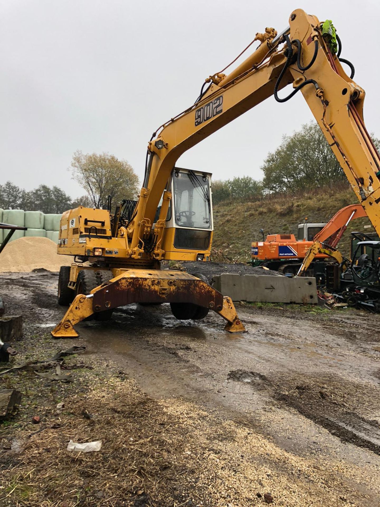 LIEBHERR A902 WHEELED EXCAVATOR SCRAP HANDLER, RUNS, WORKS AND LIFTS *PLUS VAT* - Image 6 of 7