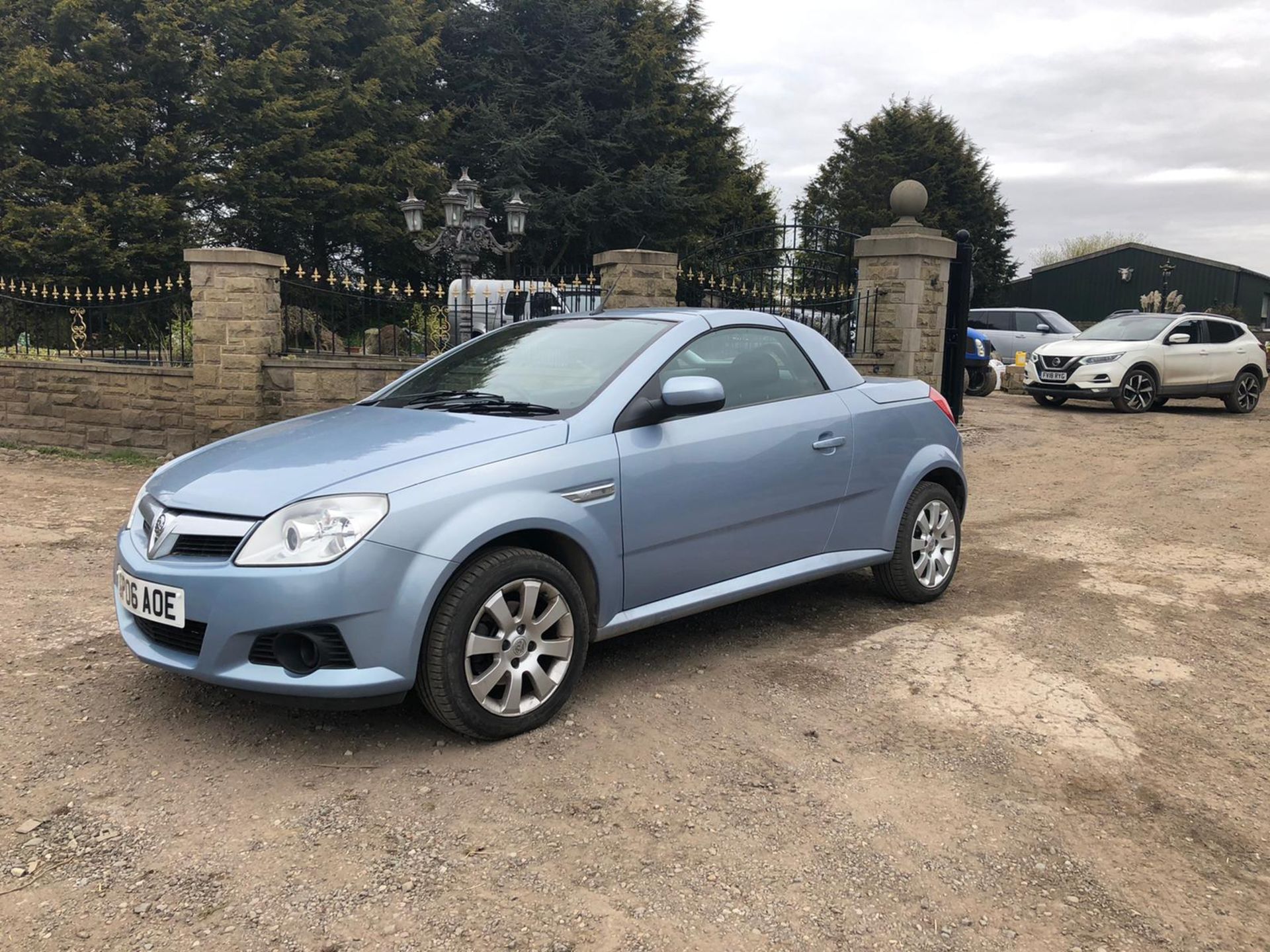 2006/06 REG VAUXHALL TIGRA HARD TOP 1.4I PETROL BLUE, SHOWING 1 FORMER KEEPER *NO VAT* - Image 3 of 7