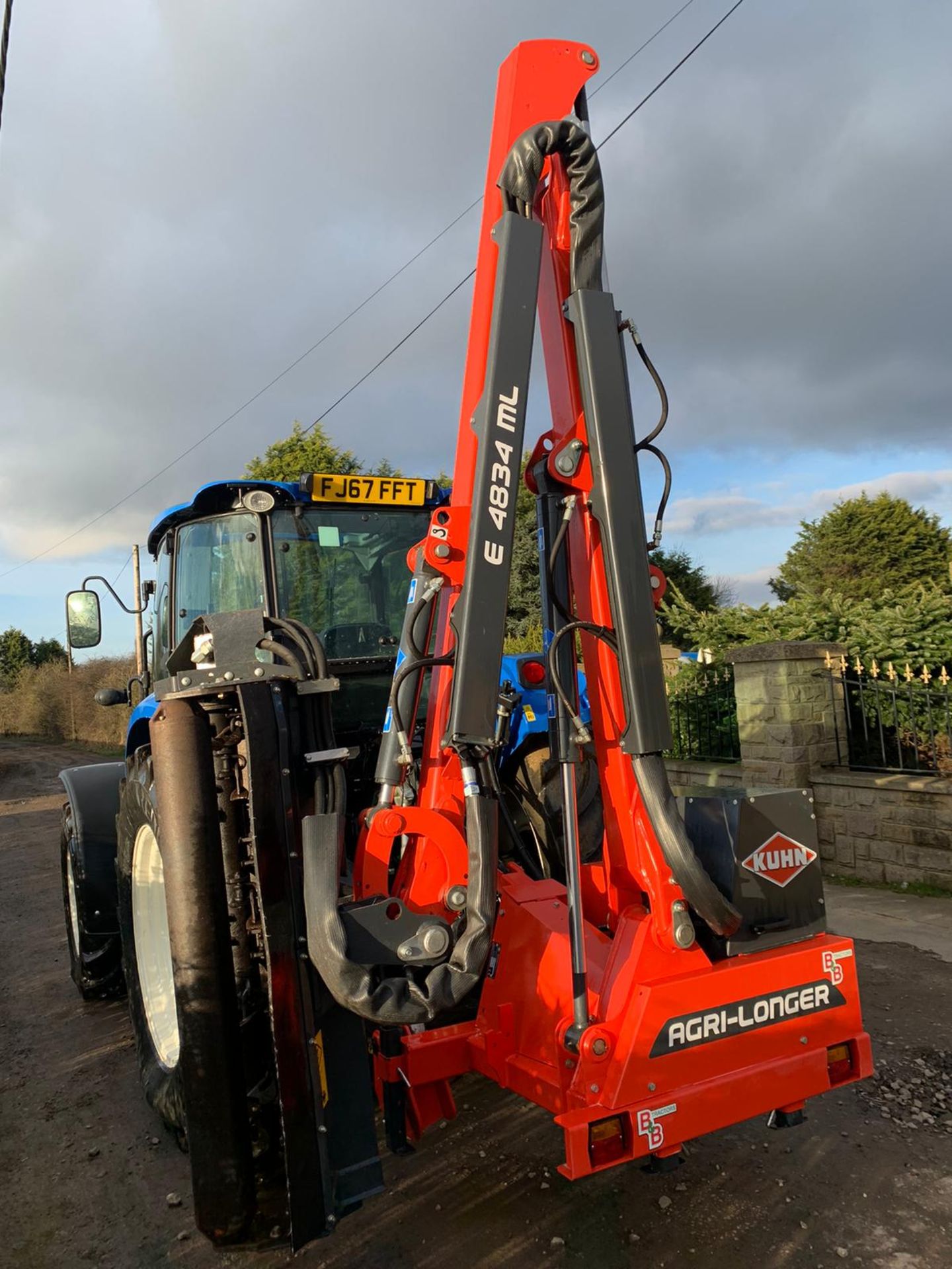 KUHN AGRI-LONGER 4834 ML HEDGECUTTER, YEAR 2017, UNLADEN WEIGHT 875 KG, WORKS & CUTS *PLUS VAT* - Image 4 of 17