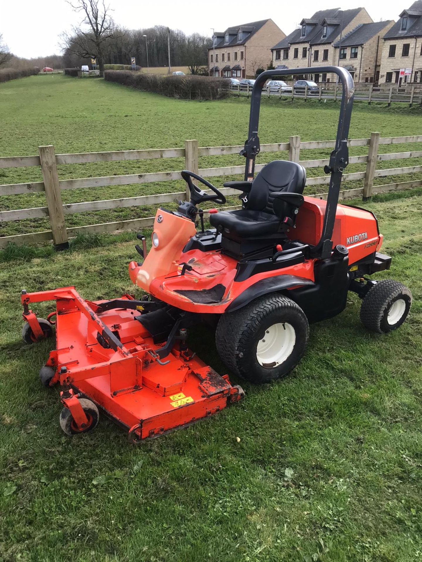 KUBOTA RIDE ON LAWN MOWER, MODEL F2880-EC, HOURS 1966, YEAR 2013, 62" DECK *PLUS VAT* - Bild 3 aus 9