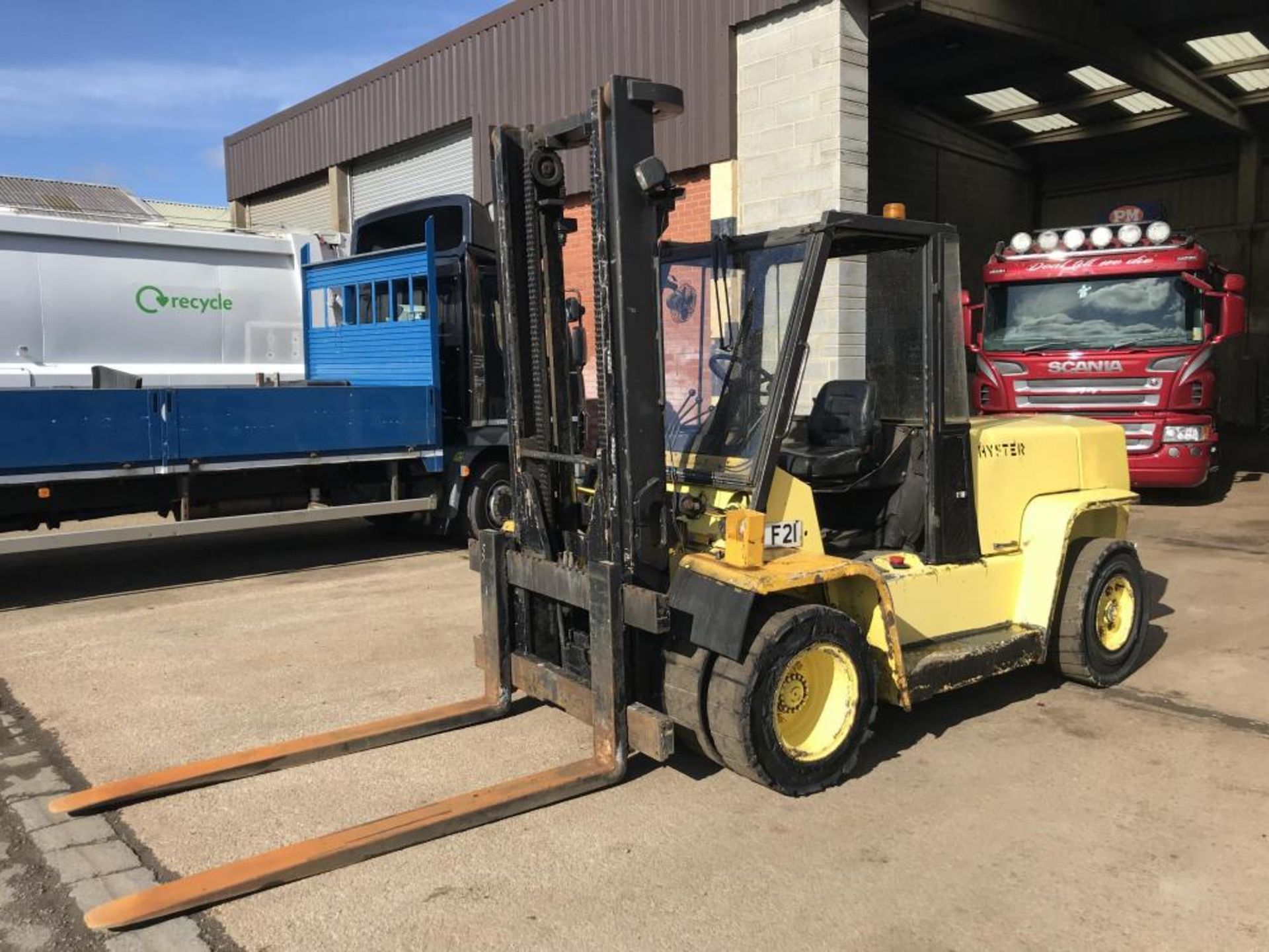 HYSTER HD7000 7 TON DIESEL FORKLIFT TRUCK GOOD CONDITION PERKINS ENGINE, EX LOCAL DOCK *PLUS VAT* - Image 5 of 11
