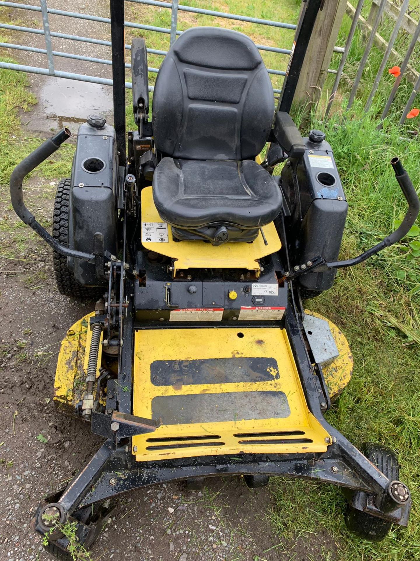 GREAT DANE CHARIOT ZERO TURN 60" RIDE ON ROTARY MOWER PETROL KAWASAKI ENGINE *PLUS VAT* - Image 2 of 11