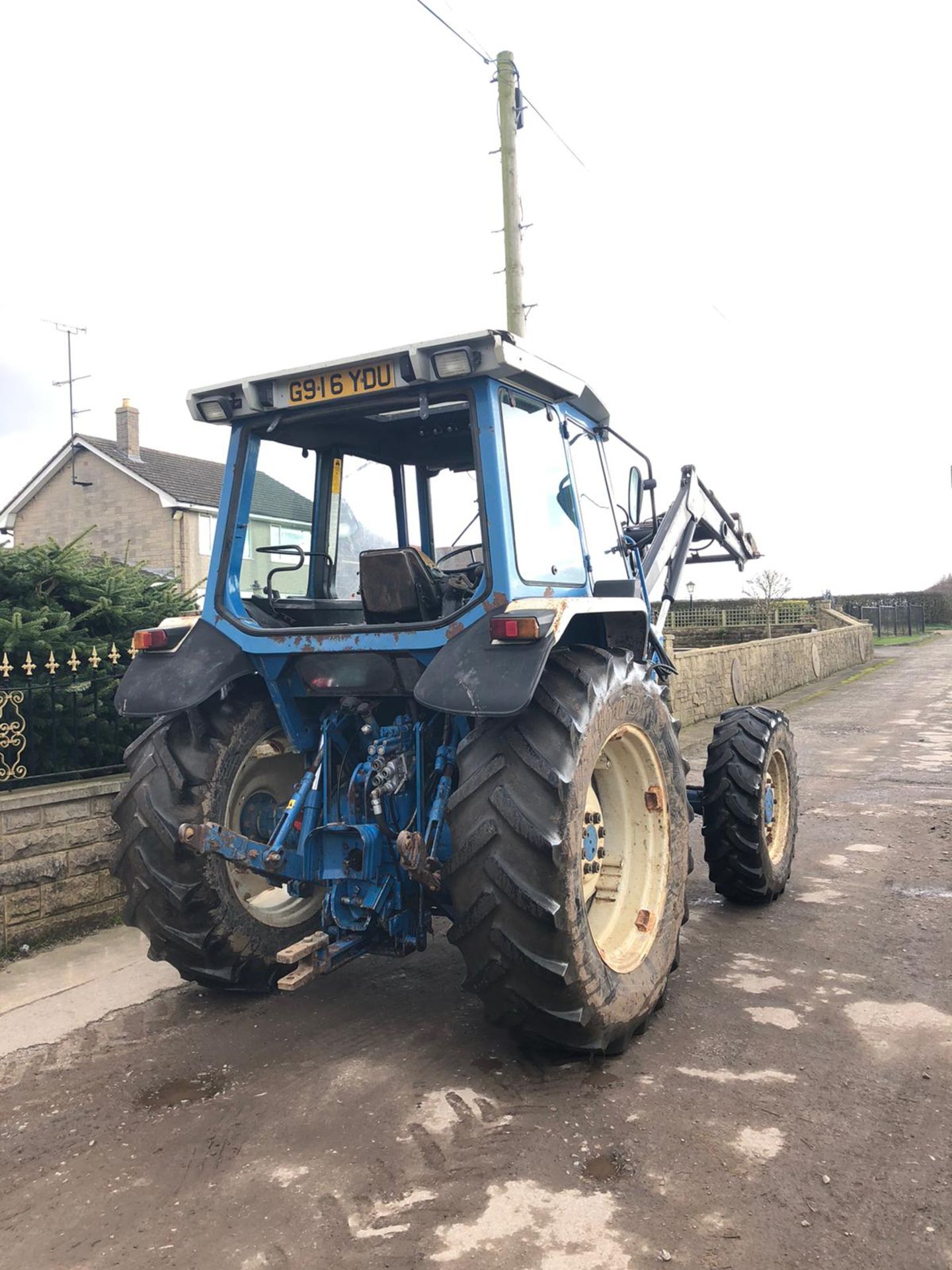 1990/G REG FORD NEW HOLLAND 7610 BLUE TRACTOR, C/W FRONT LOADER, SHOWING 1 FORMER KEEPER *PLUS VAT* - Image 3 of 8