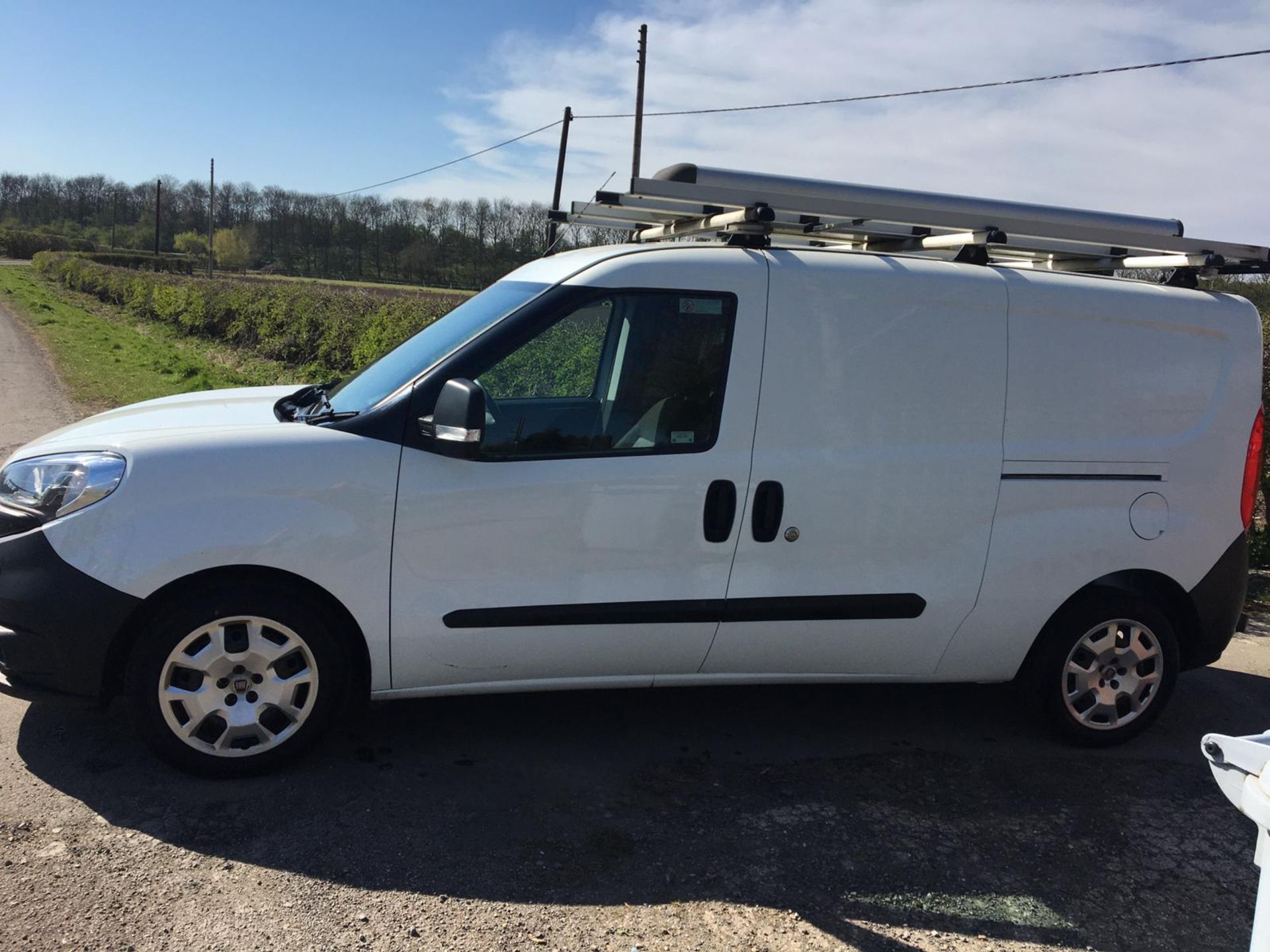 2015/65 REG FIAT DOBLO 16V MULTIJET 1.6 DIESEL WHITE PANEL VAN, SHOWING 0 FORMER KEEPERS *PLUS VAT* - Image 3 of 12