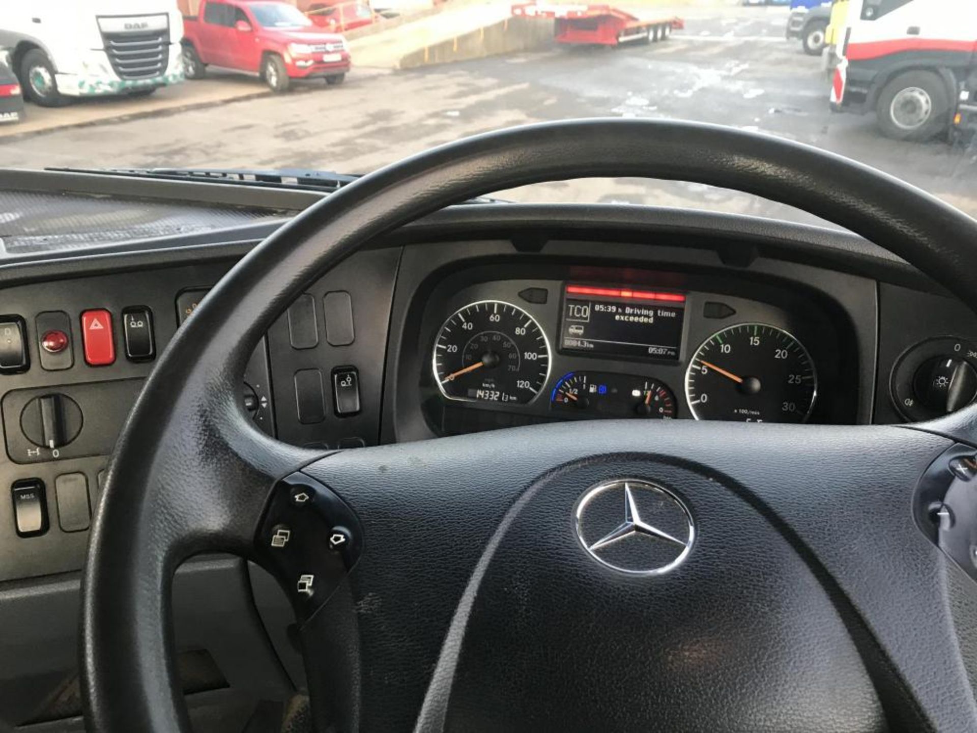 2012/61 REG MERCEDES AXOR 2533L DAY 6X2 HOOK SKIP LOADER WHITE, SHOWING 0 FORMER KEEPERS *PLUS VAT* - Image 16 of 16