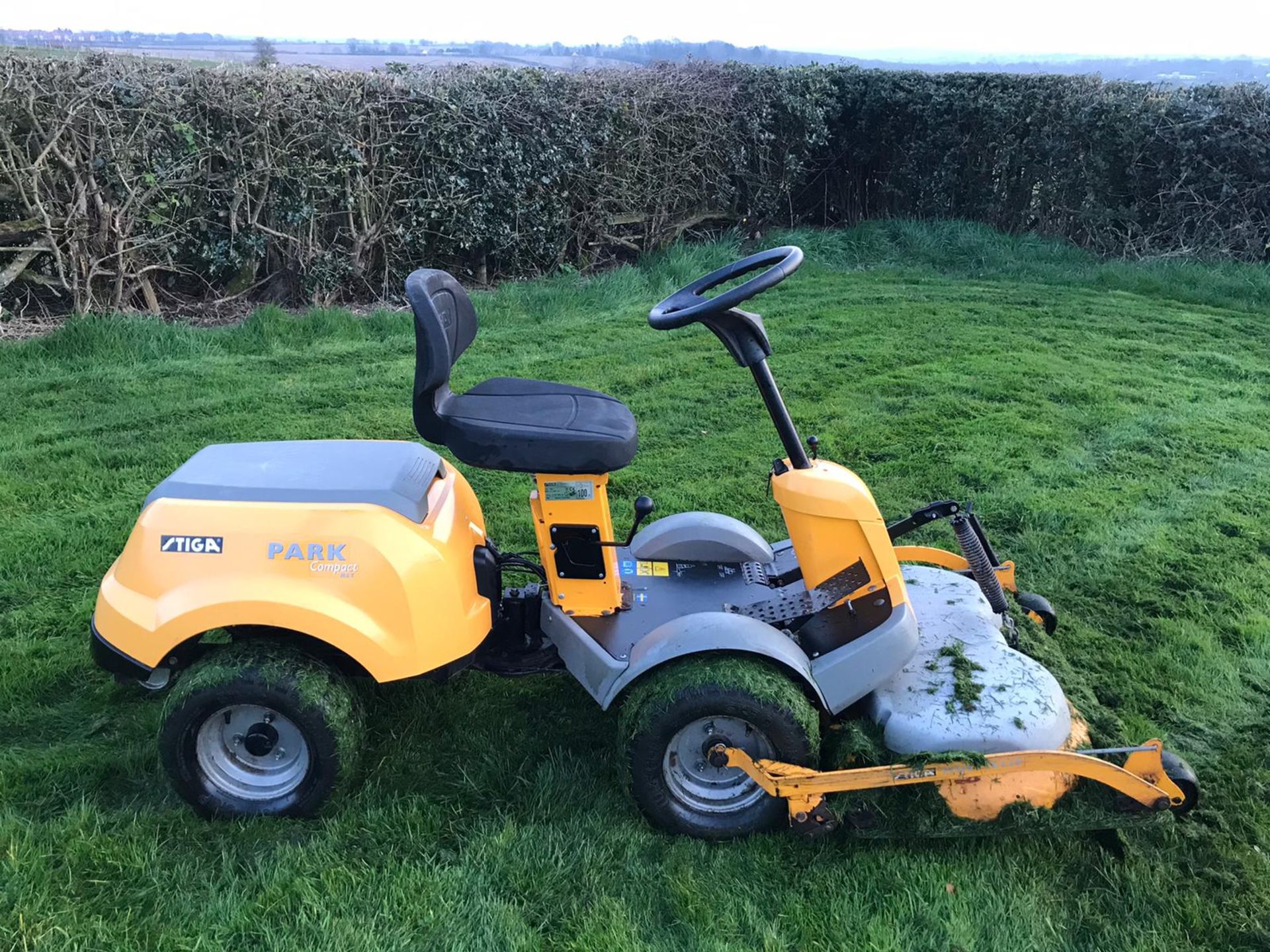 STIGA PARK COMPACT HST RIDE ON LAWN MOWER, RUNS, WORKS & CUTS *NO VAT*