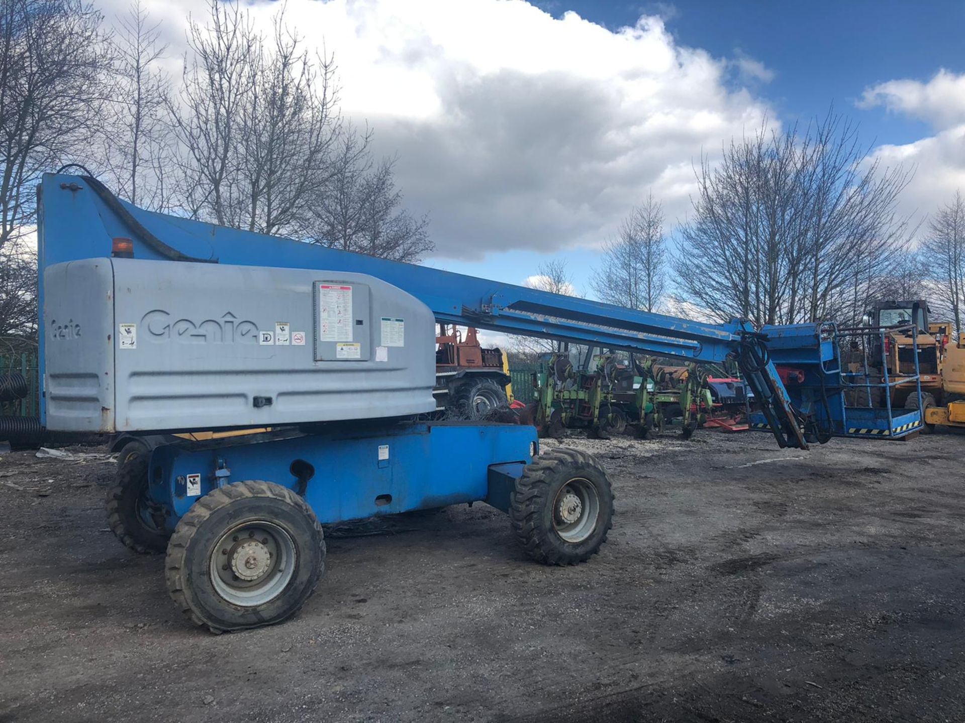 GENIE S-45 BOOM LIFT, 4 WHEEL DRIVE, RUNS, WORKS AND LIFTS *PLUS VAT*