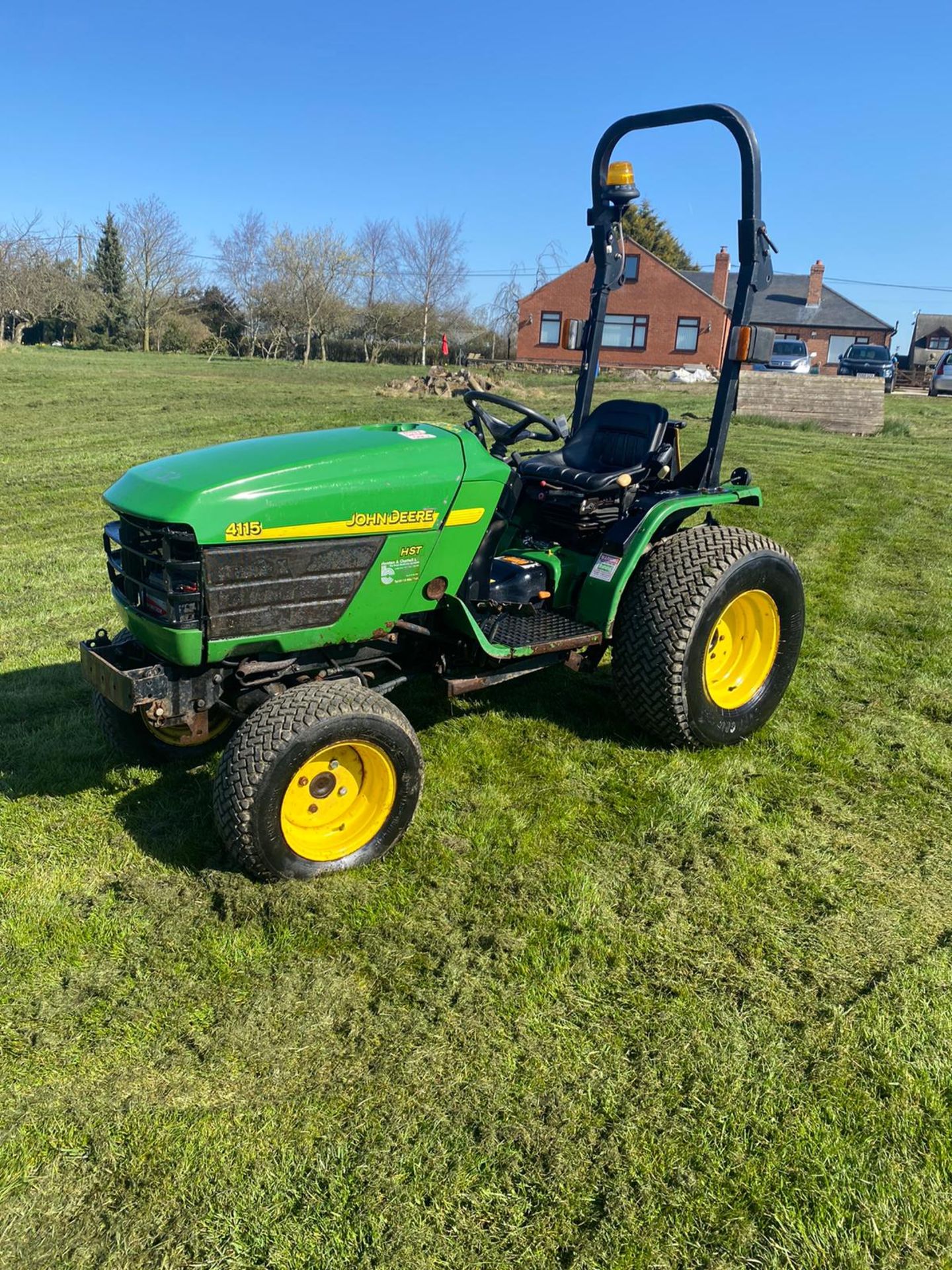 54 REG JOHN DEERE 4115 HYDROSTATIC COMPACT TRACTOR, RUNS, WORKS, DOES WHAT IT SHOULD *PLUS VAT*