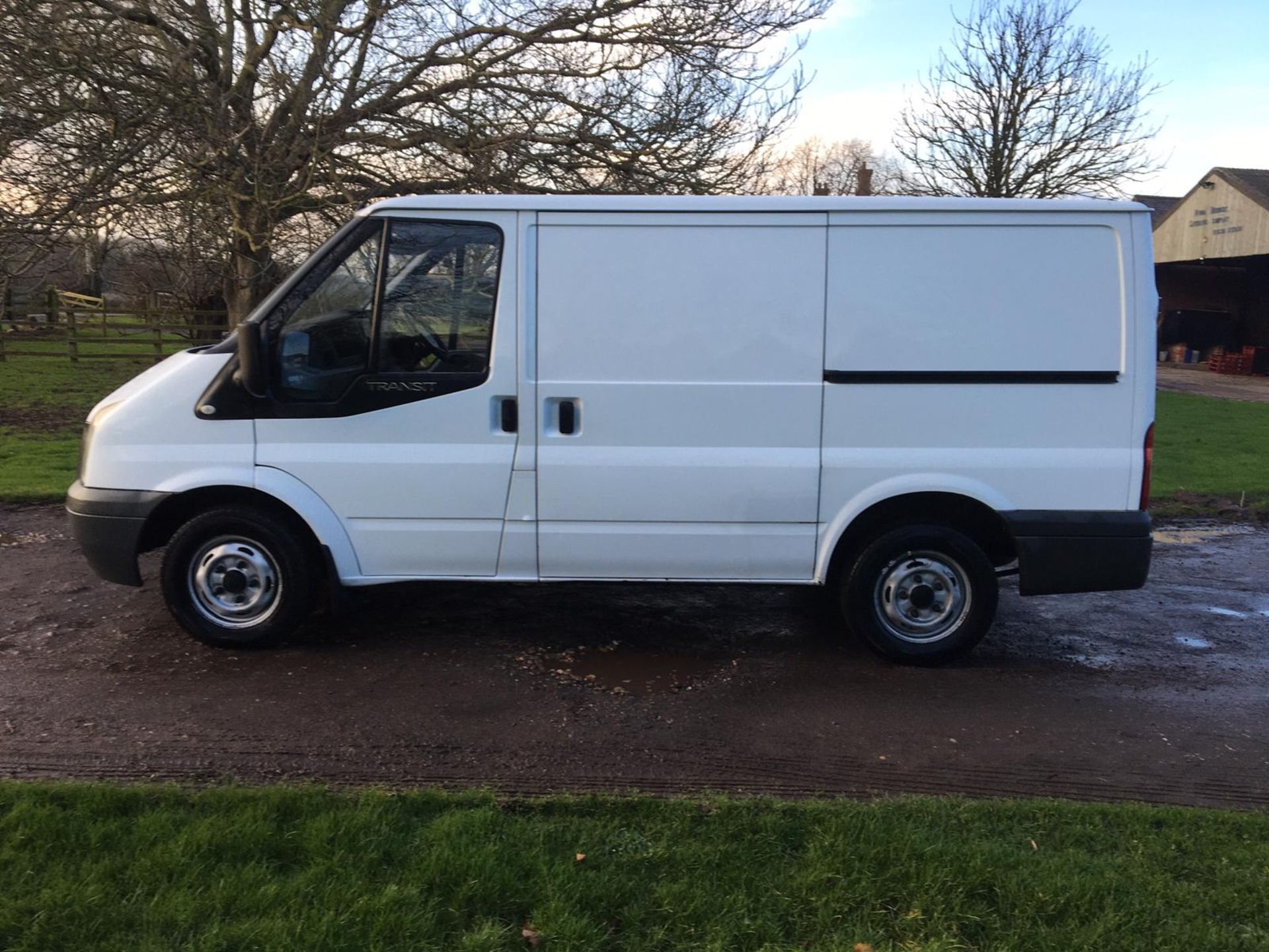 2008/08 REG FORD TRANSIT 85 T260S FWD 2.2 DIESEL PANEL VAN, SHOWING 3 FORMER KEEPERS *NO VAT* - Image 4 of 13