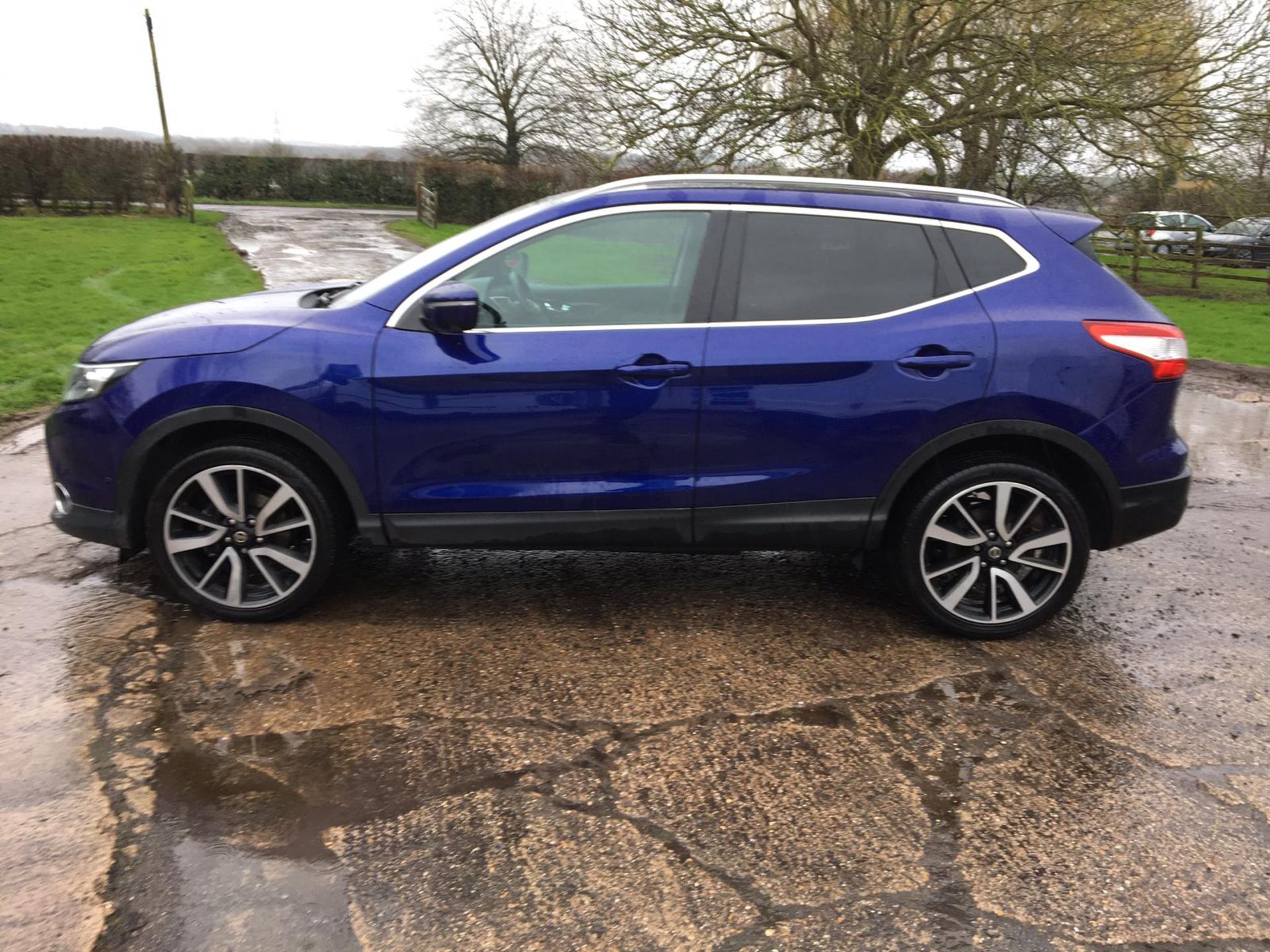 2014/14 REG NISSAN QASHQAI TEKNA DCI 1.5 DIESEL BLUE 5 DOOR HATCHBACK, SHOWING 3 FORMER KEEPERS - Image 4 of 17