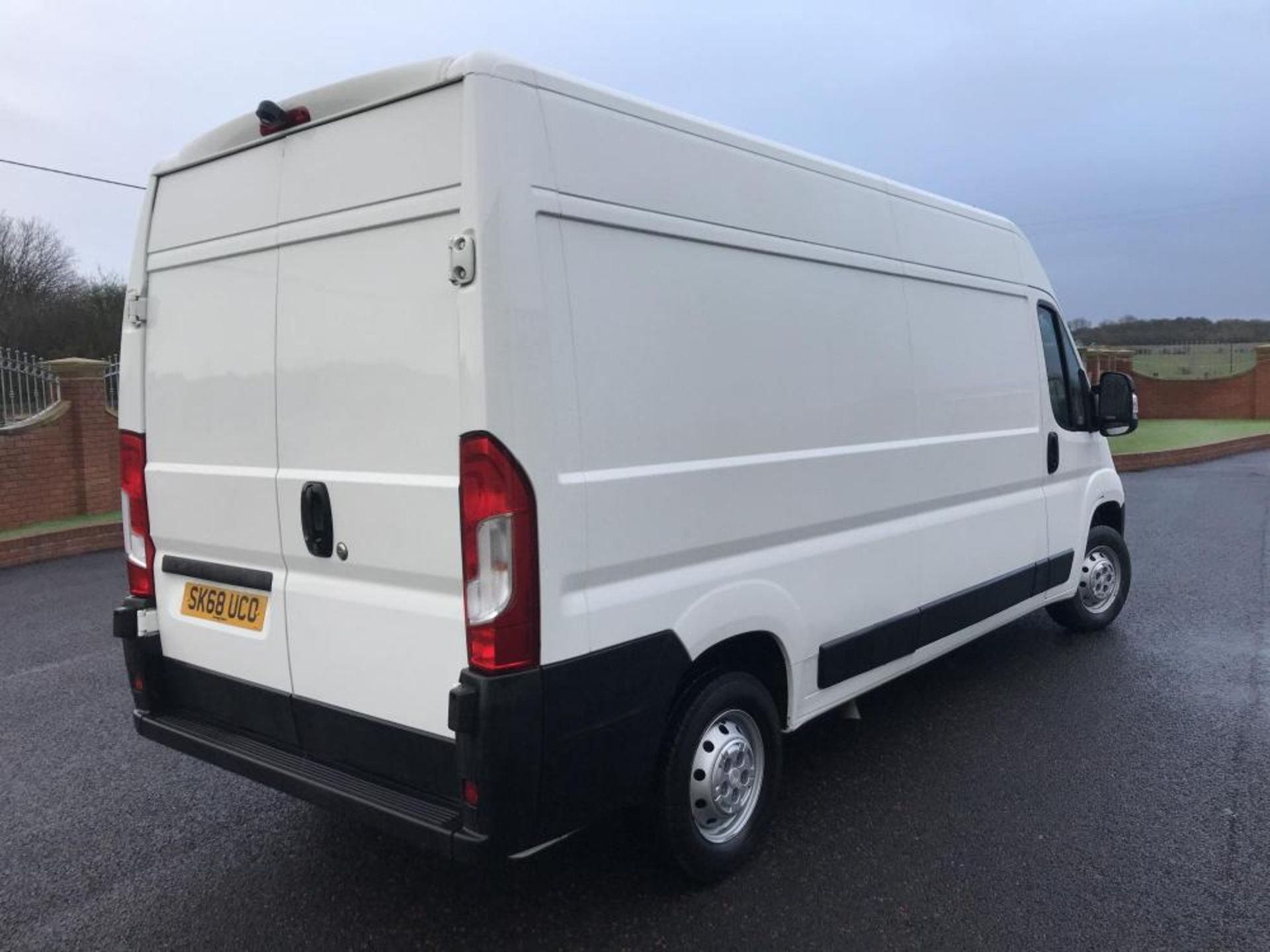 2018/68 REG CITROEN RELAY 35 L3H2 BLUE HDI 2.0 DIESEL WHITE PANEL VAN, SHOWING 1 FORMER KEEPER - Image 4 of 13