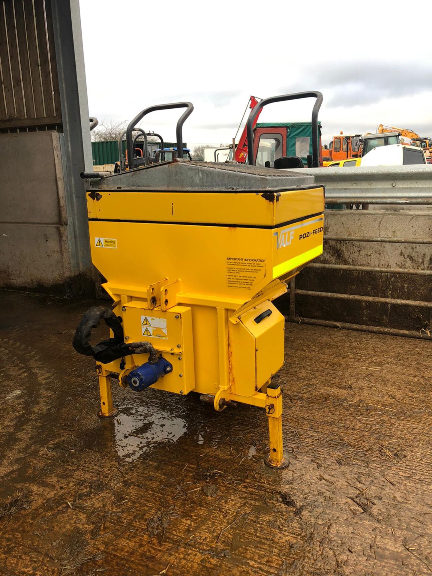 2014 VALE POZI-FEED MS350 SALT SPREADER, 3 POINT LINKAGE, IN WORKING CONDITION, 250KG *PLUS VAT* - Image 3 of 5
