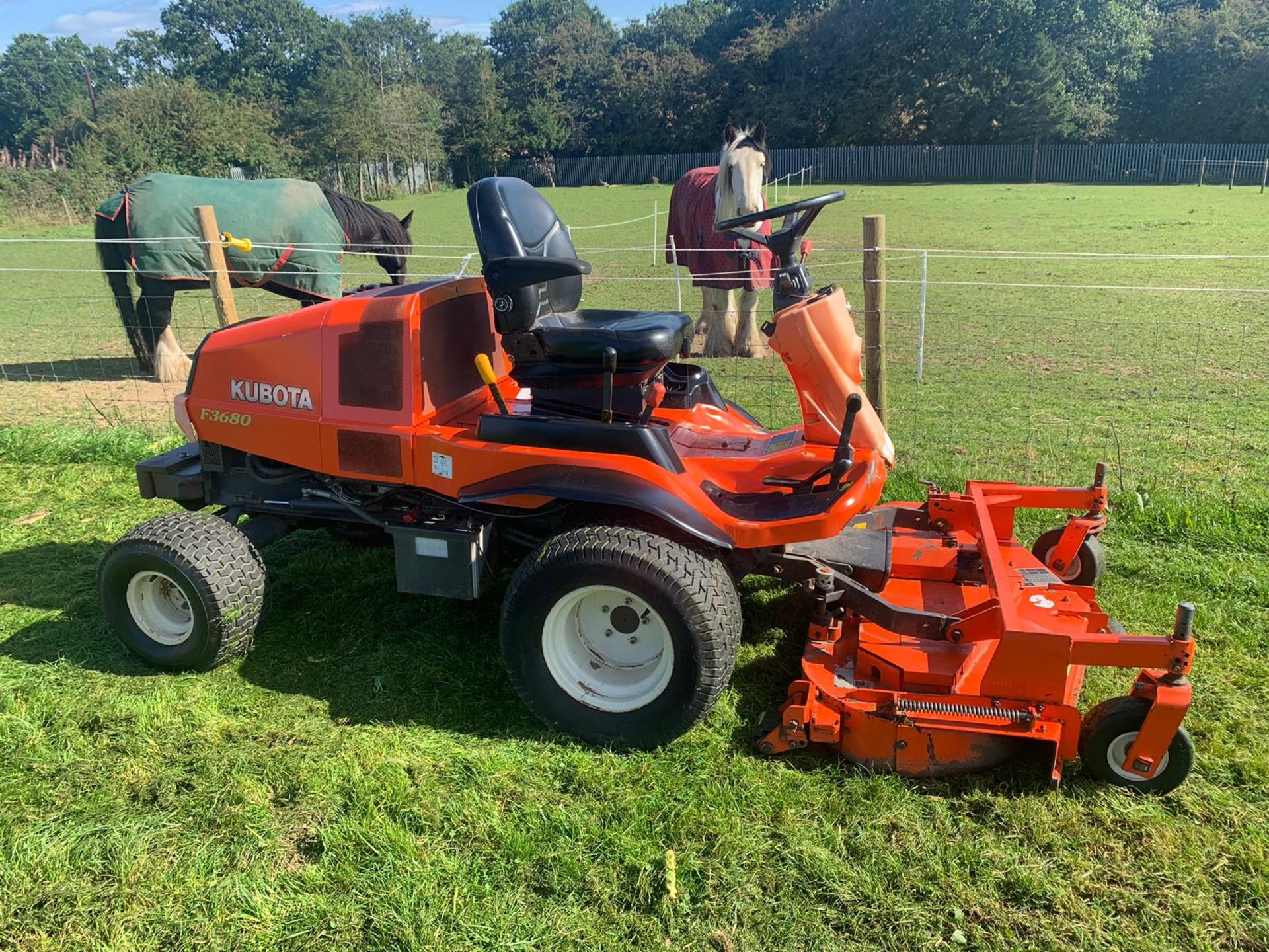 2012 KUBOTA F3680 OUT FRONT 4WD HST MOWER, TURF TYRES, 35 HP DIESEL ENGINE *PLUS VAT* - Image 2 of 15
