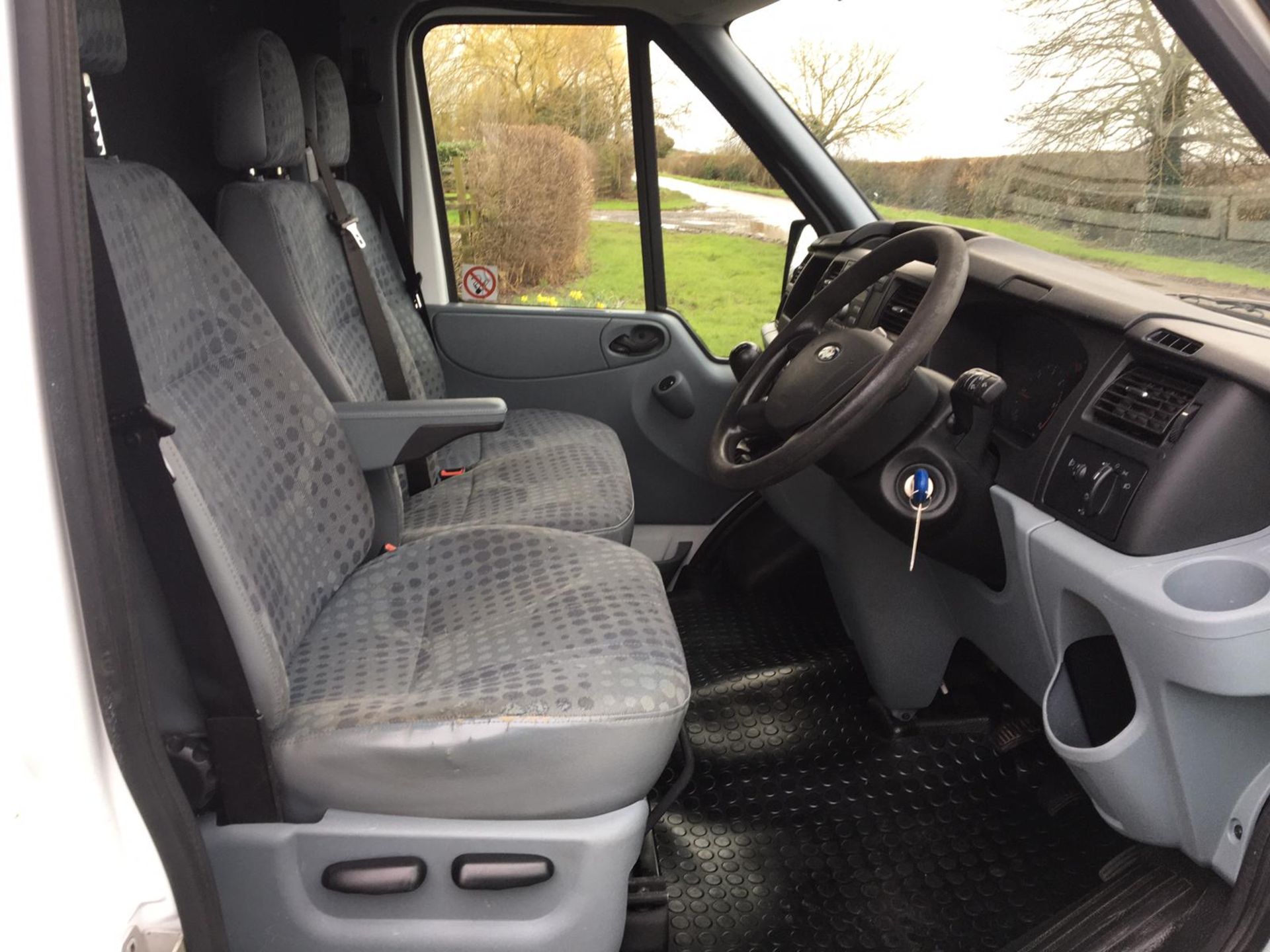 2012/62 REG FORD TRANSIT 100 T300 FWD 2.2 DIESEL PANEL VAN, SHOWING 0 FORMER KEEPERS *PLUS VAT* - Image 11 of 13