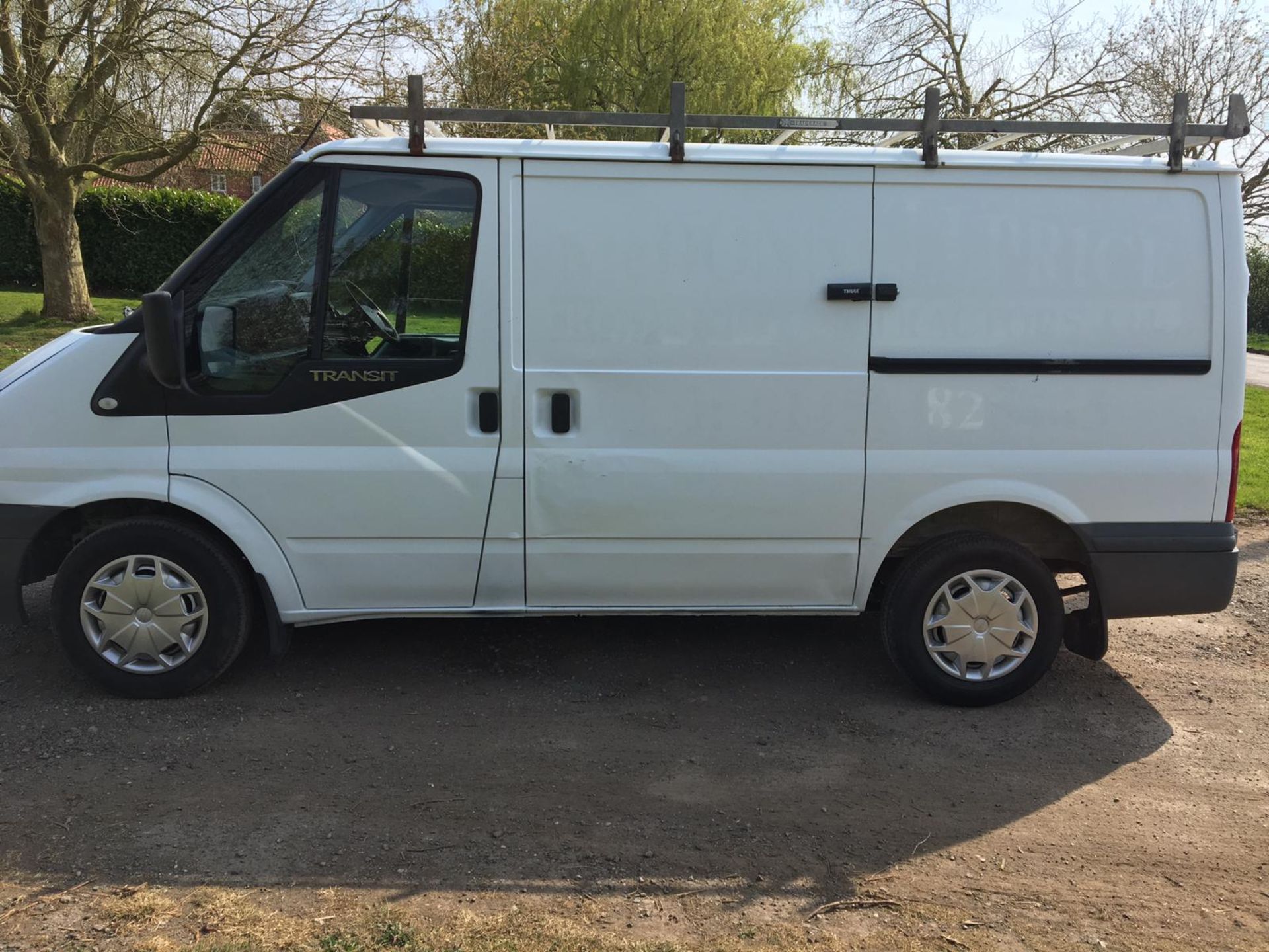 2011/11 REG FORD TRANSIT 85 T280M FWD 2.2 DIESEL WHITE PANEL VAN, SHOWING 2 FORMER KEEPERS - Image 8 of 16