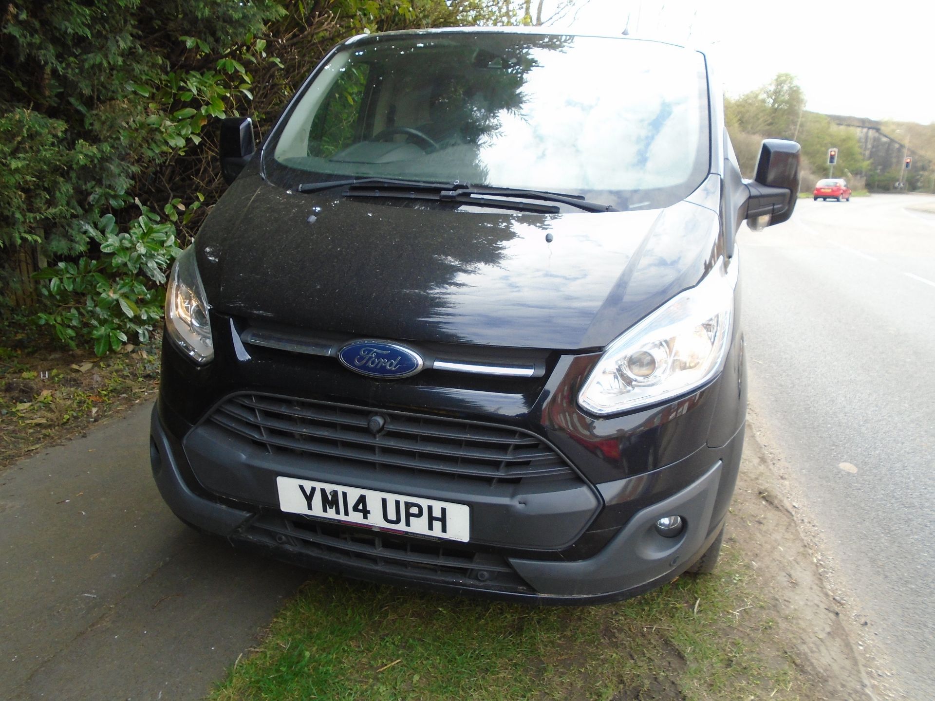 2014/14 REG FORD TRANSIT CUSTOM 290 LTD ECO-TECH 2.2 DIESEL PANEL VAN, SHOWING 0 FORMER KEEPERS - Image 2 of 10